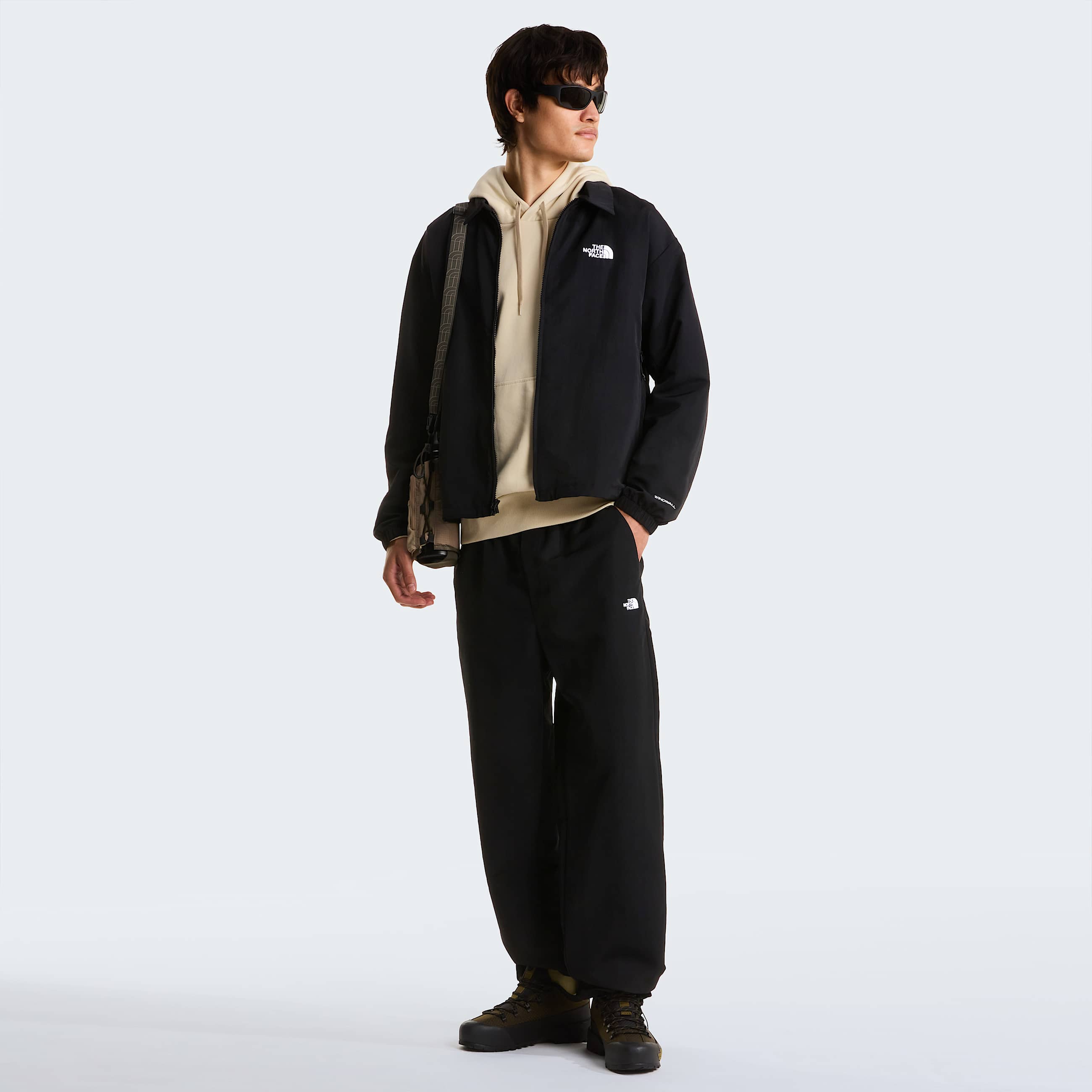 Mens TNF Easy Wind Trousers TNF TNF Black ALT1