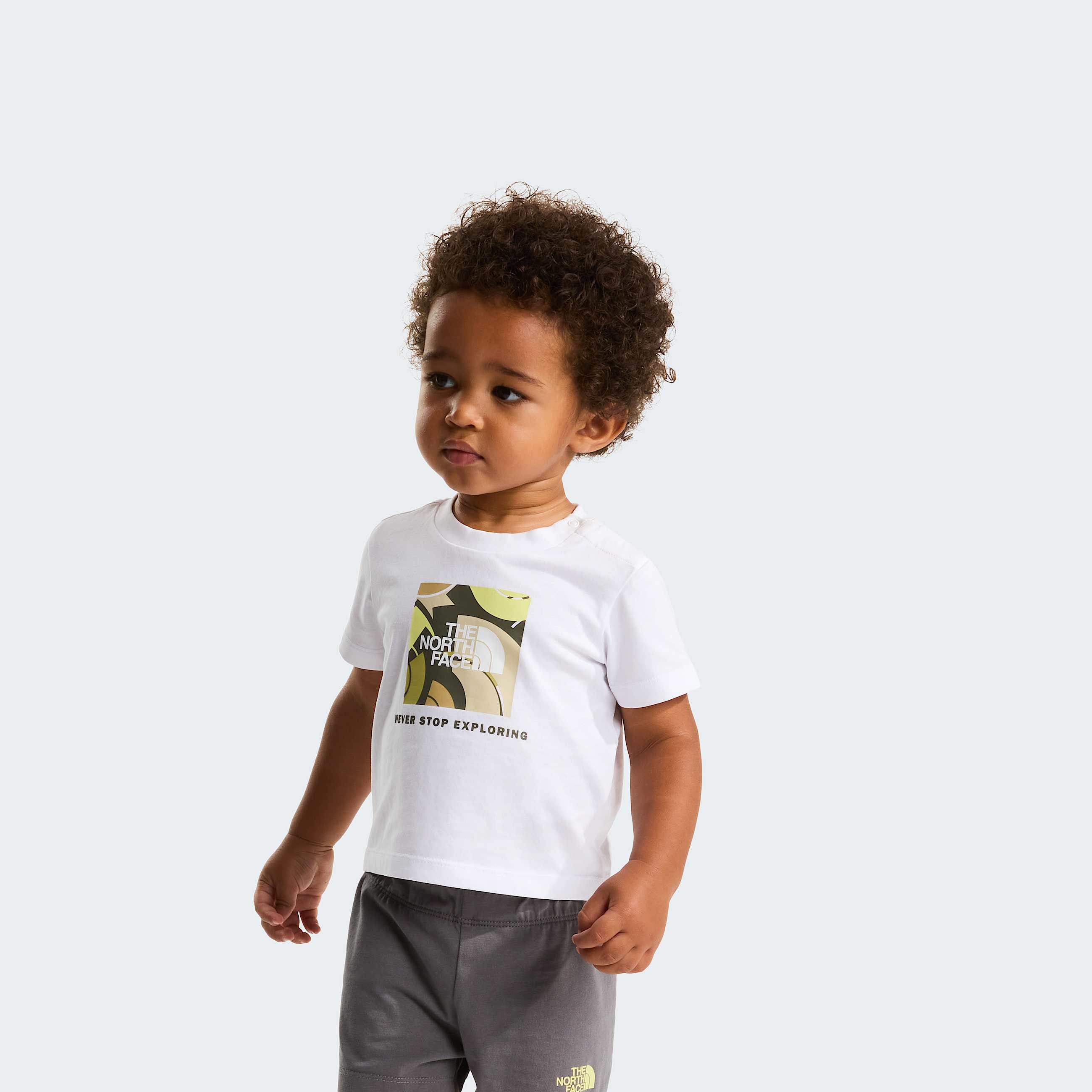 Set NSE Box Play Regular con pantaloncini da neonato TNF ALT11