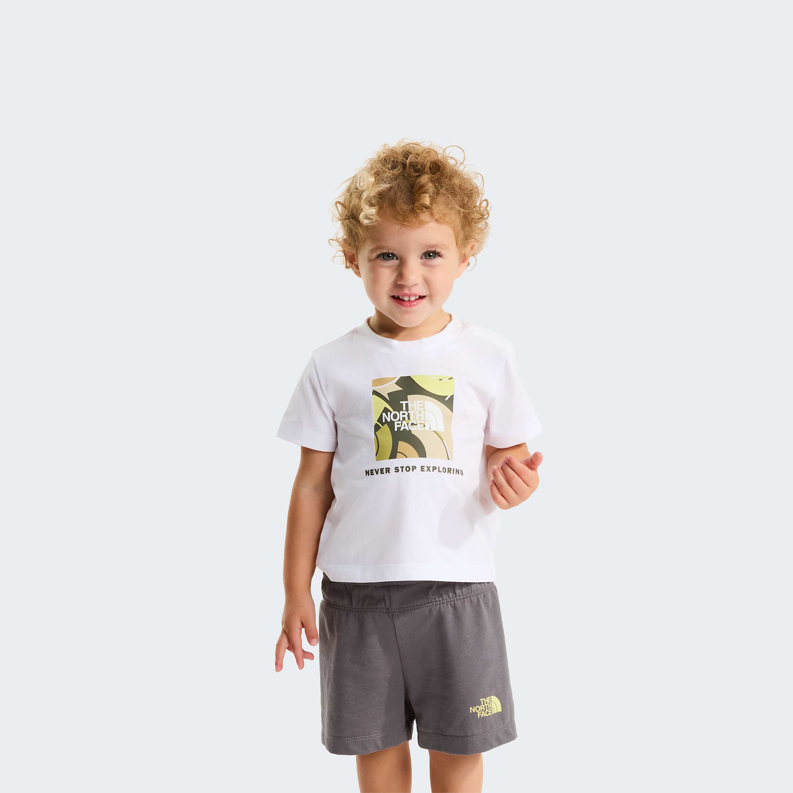 Set NSE Box Play Regular con pantaloncini da neonato TNF ALT2