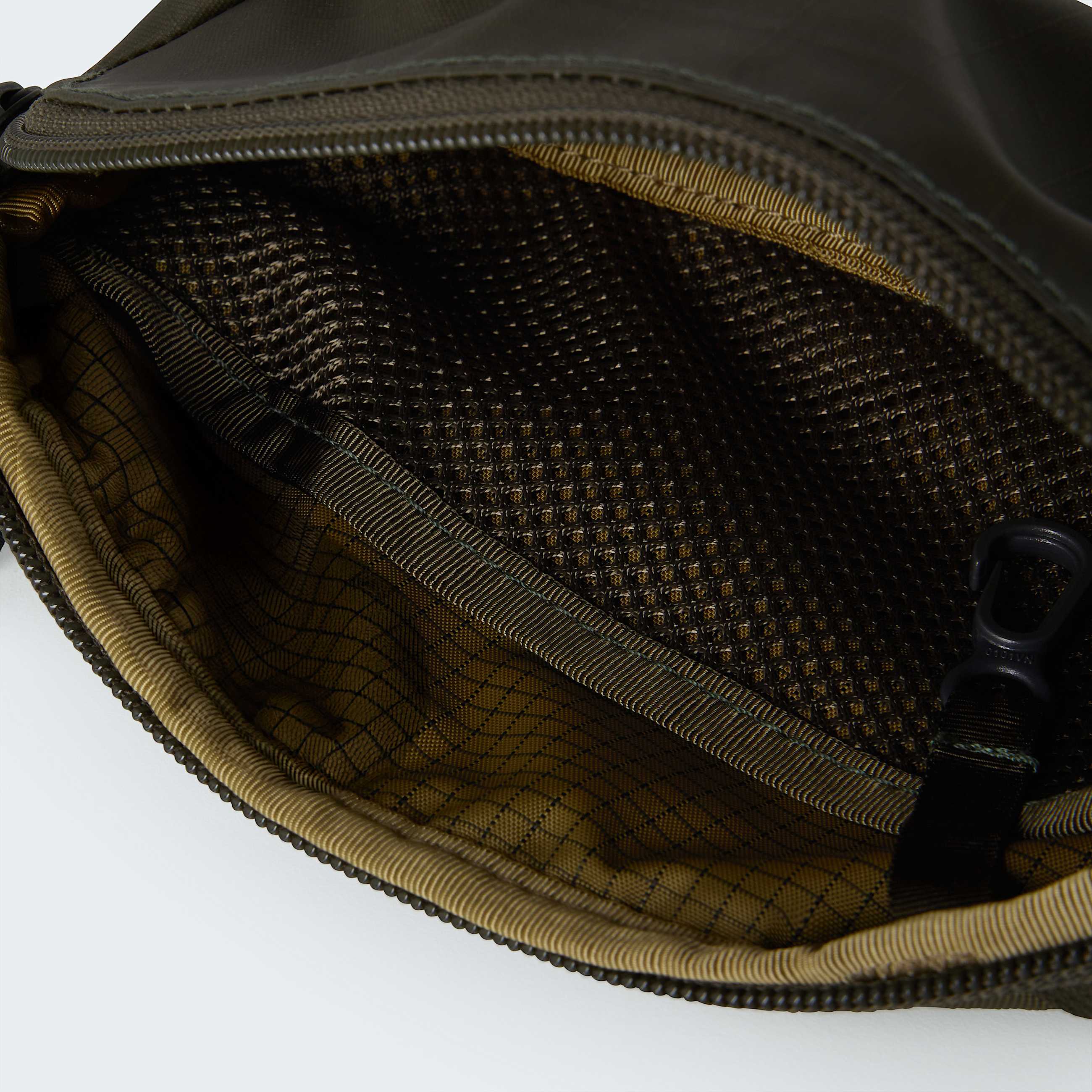 Base Camp Voyager Pro Cross Bodybag TNF ALT4