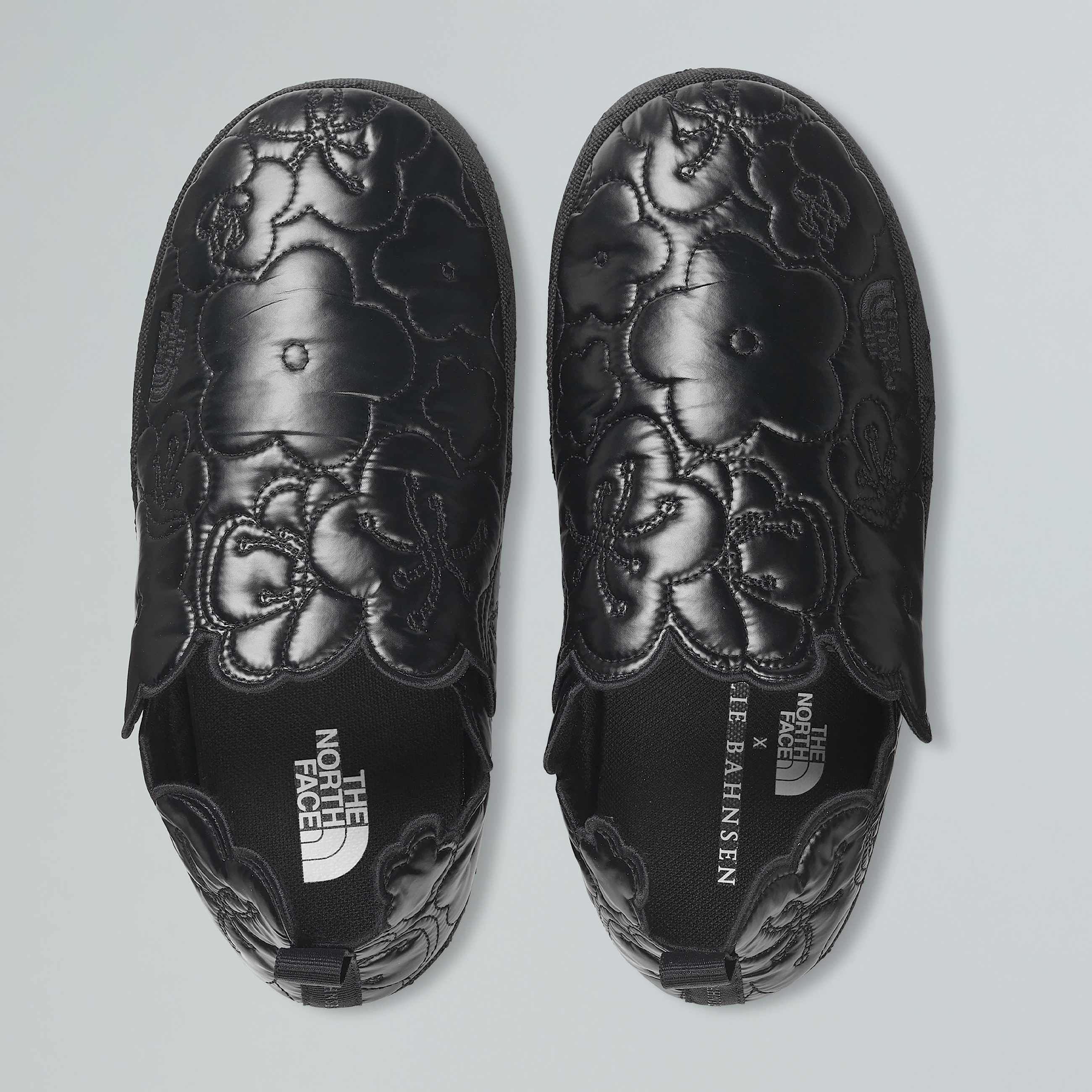 TNF x Cecilie Bahnsen Hailey THERMOBALL griffige Schlappen TNF ALT1