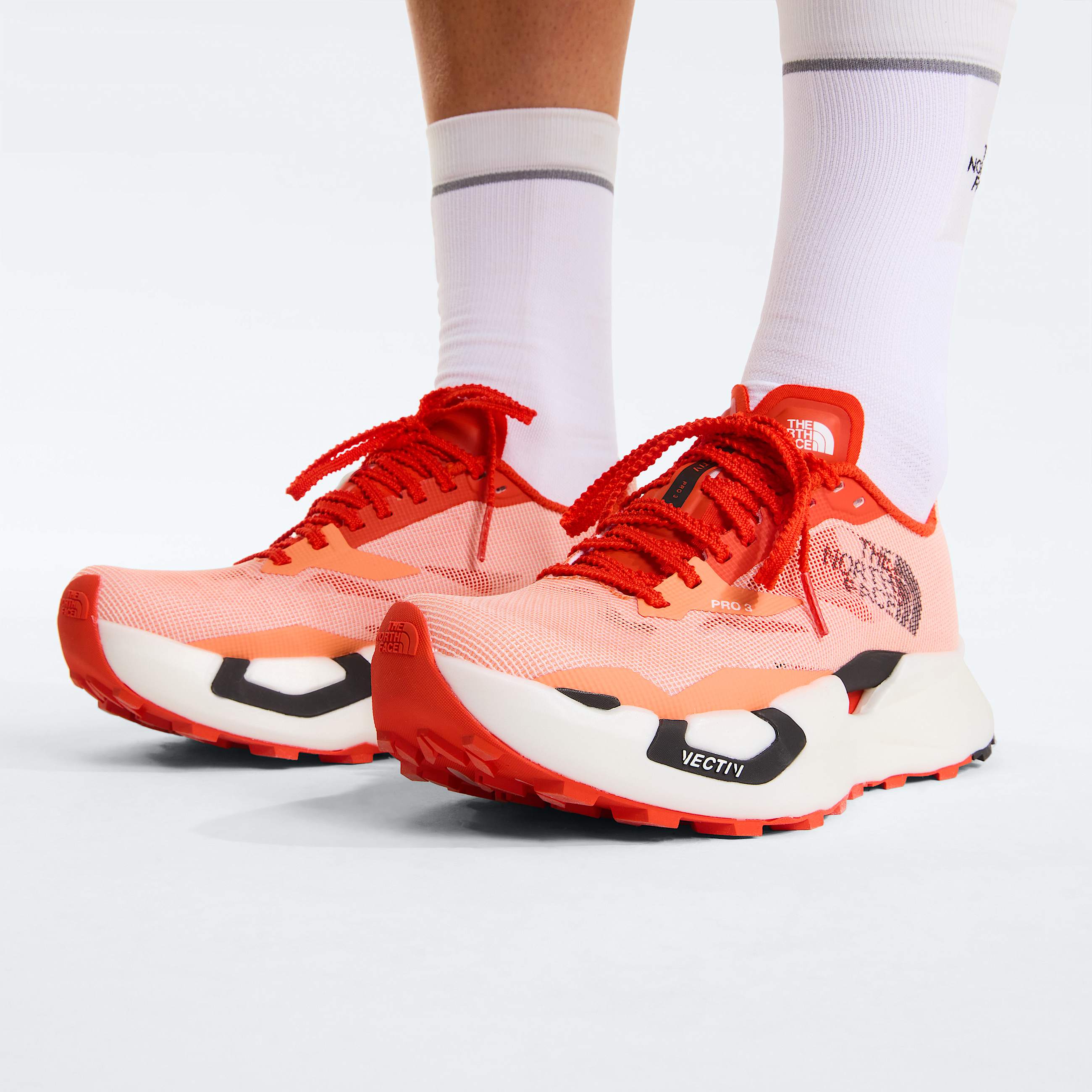 Summit VECTIV Pro 3 Trail Running Shoes TNF Citrus RustLava Red ALT4