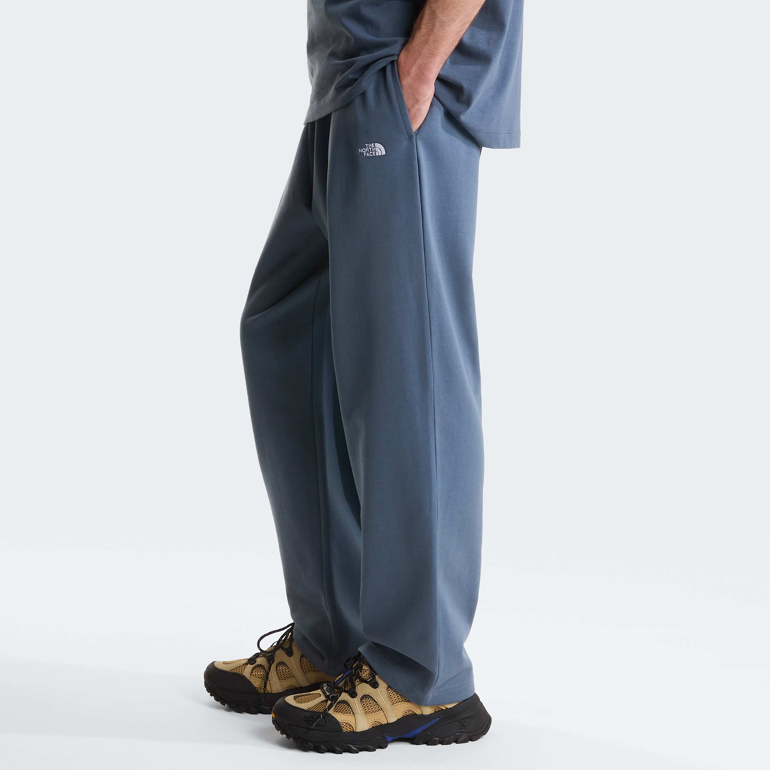 Mens Essential Light Relaxed Straight Joggers TNF ALT2