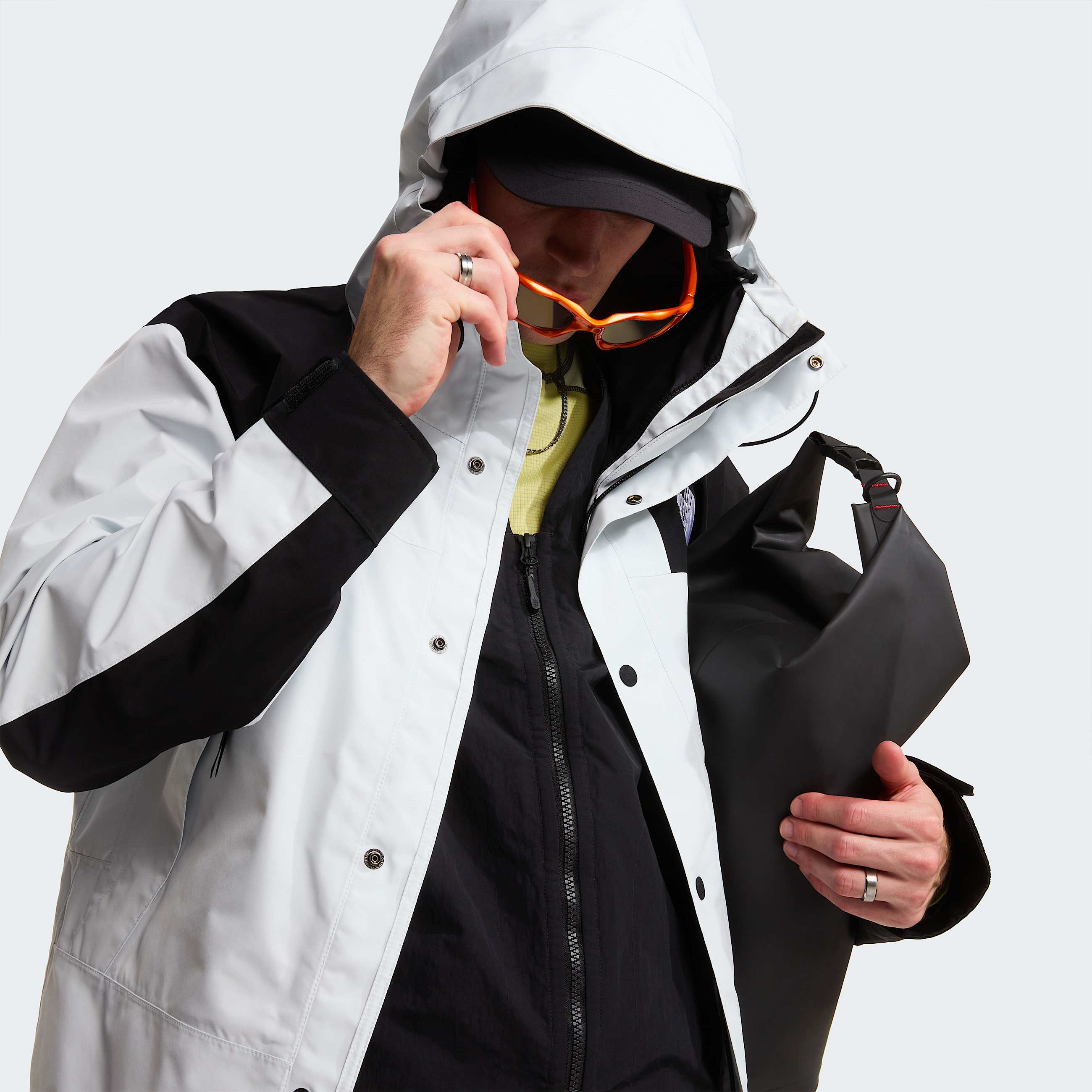 Unisex GORETEX Mountain Jacket TNF Pearl StoneTNF Black ALT13