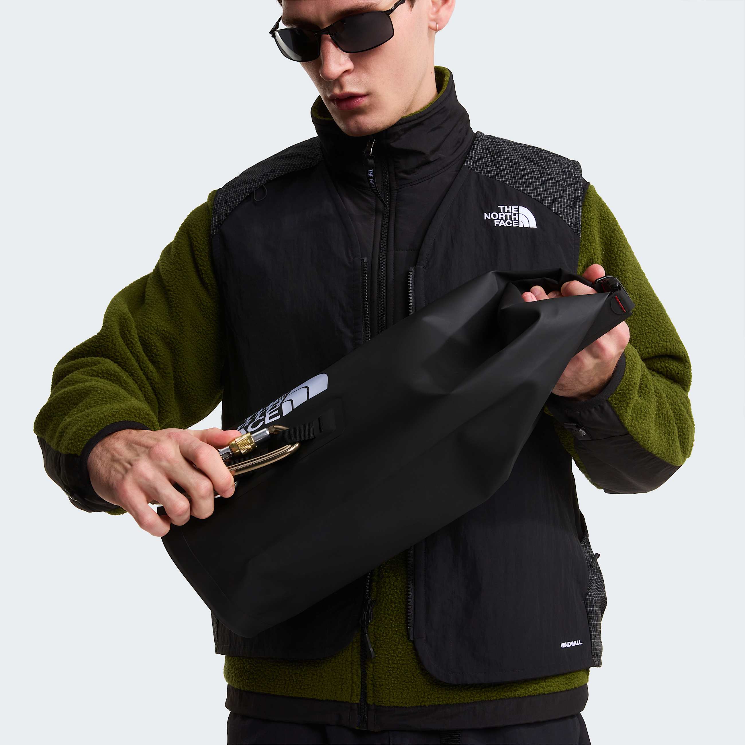 Giacca Retro Denali da uomo TNF Woodland GreenTNF Black ALT11