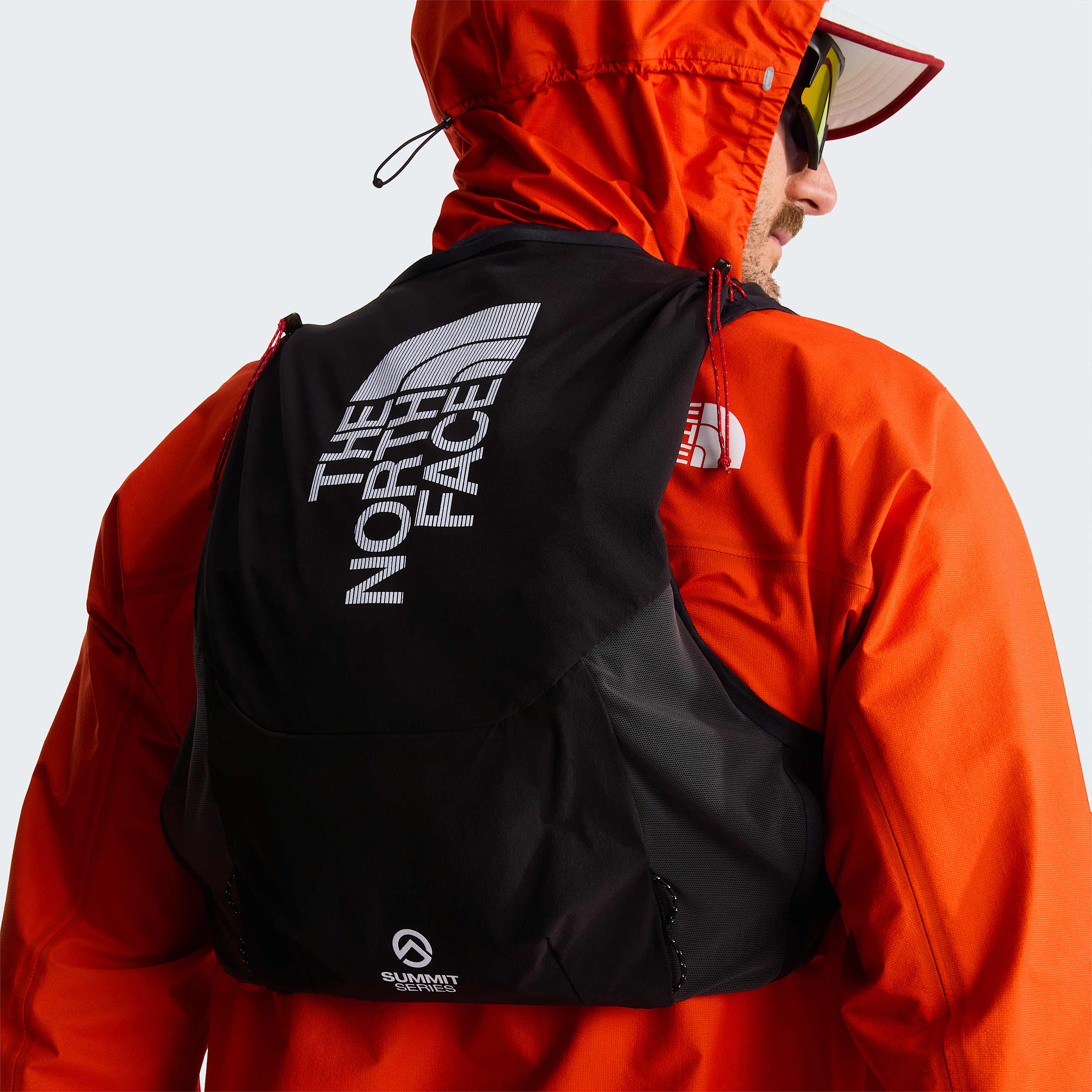 Summit Run Vest 10L TNF TNF BlackAsphalt Grey ALT5