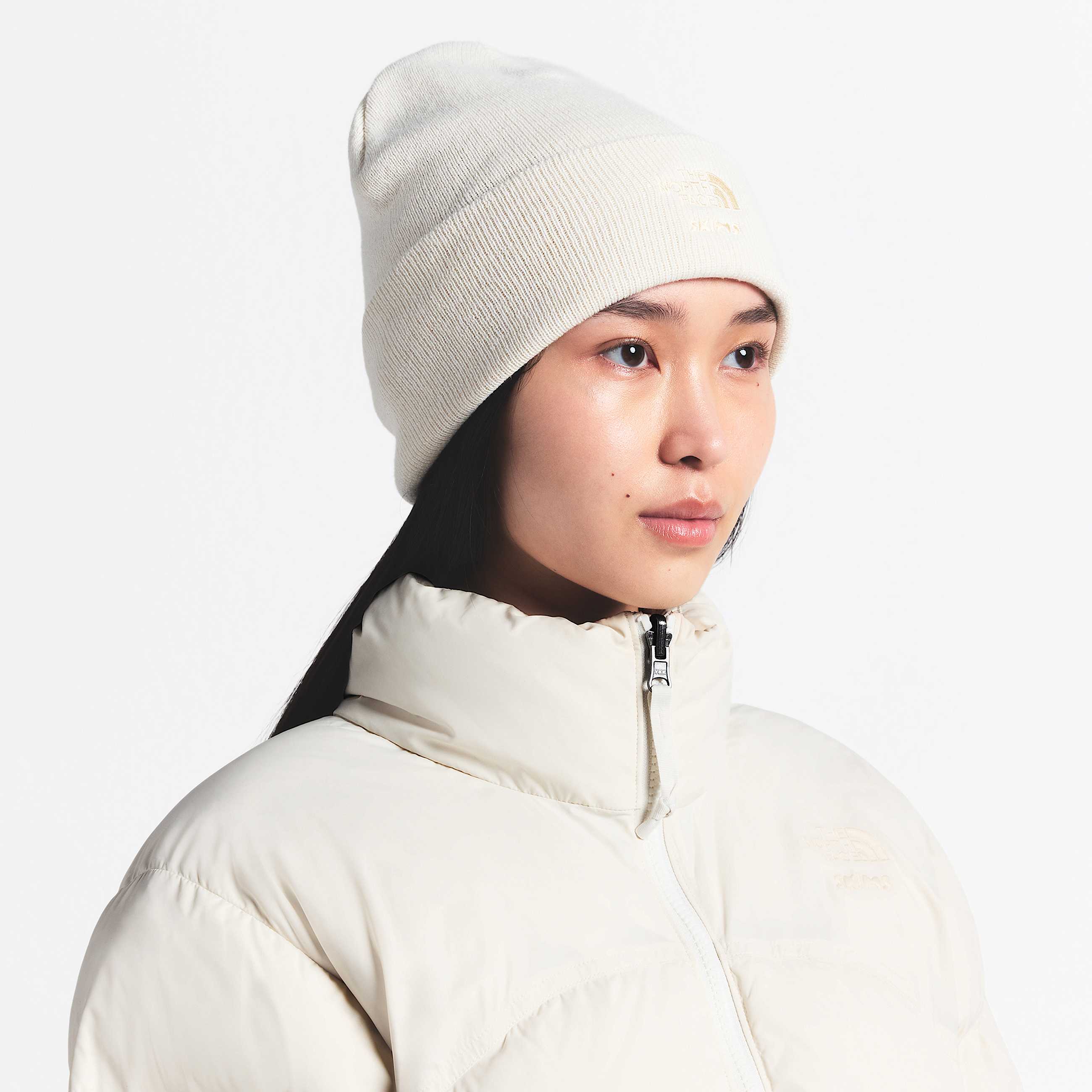 The North Face X SKIMSbeanie TNF ALT1
