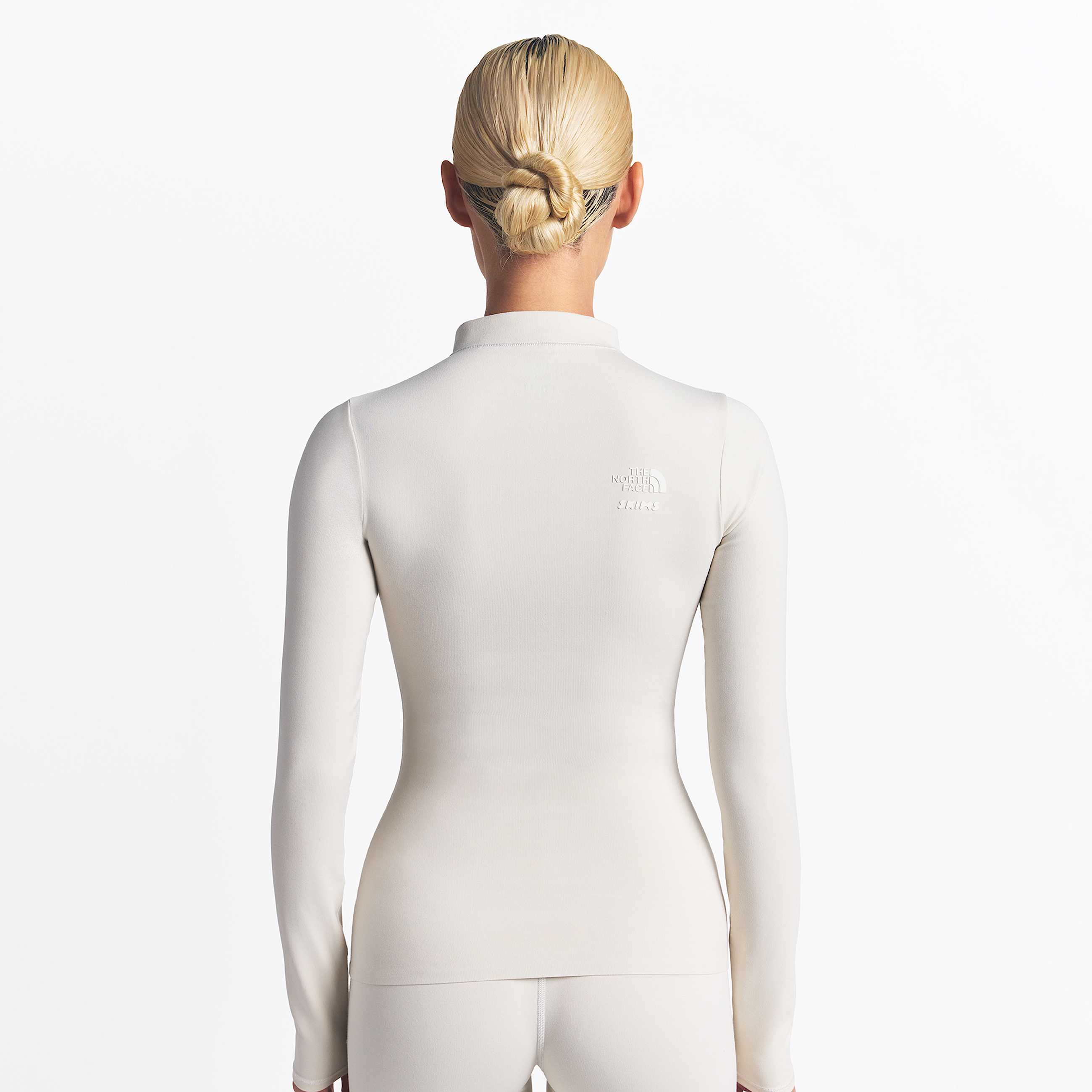 The North Face X SKIMS Refina LongSleeve Top W TNF ALT3