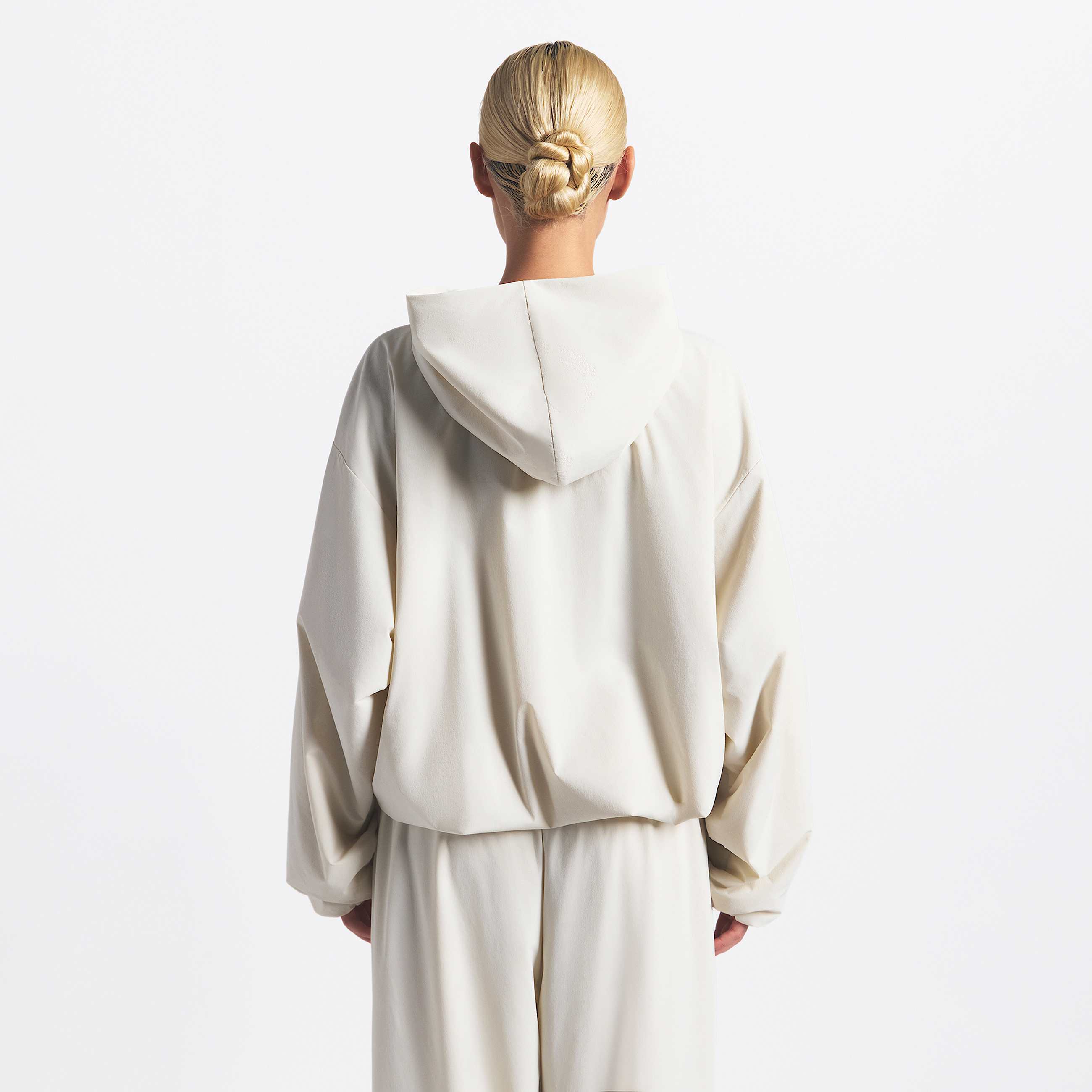 The North Face X SKIMS Ventrix Hoodie W TNF ALT2