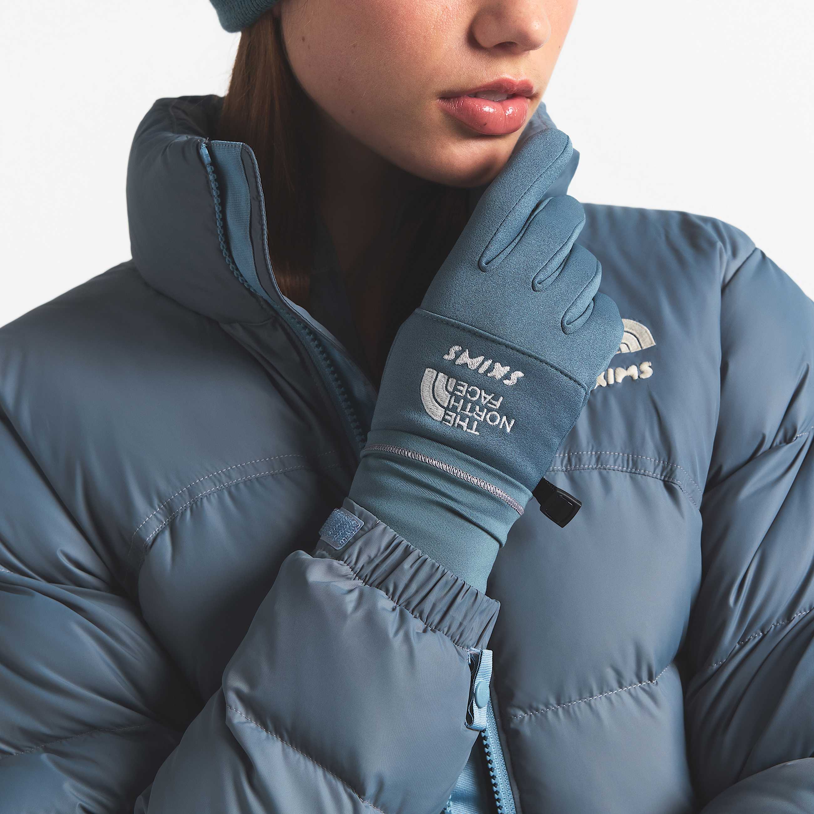 The North Face X SKIMS Handschuhe TNF SK Kyanite HERO