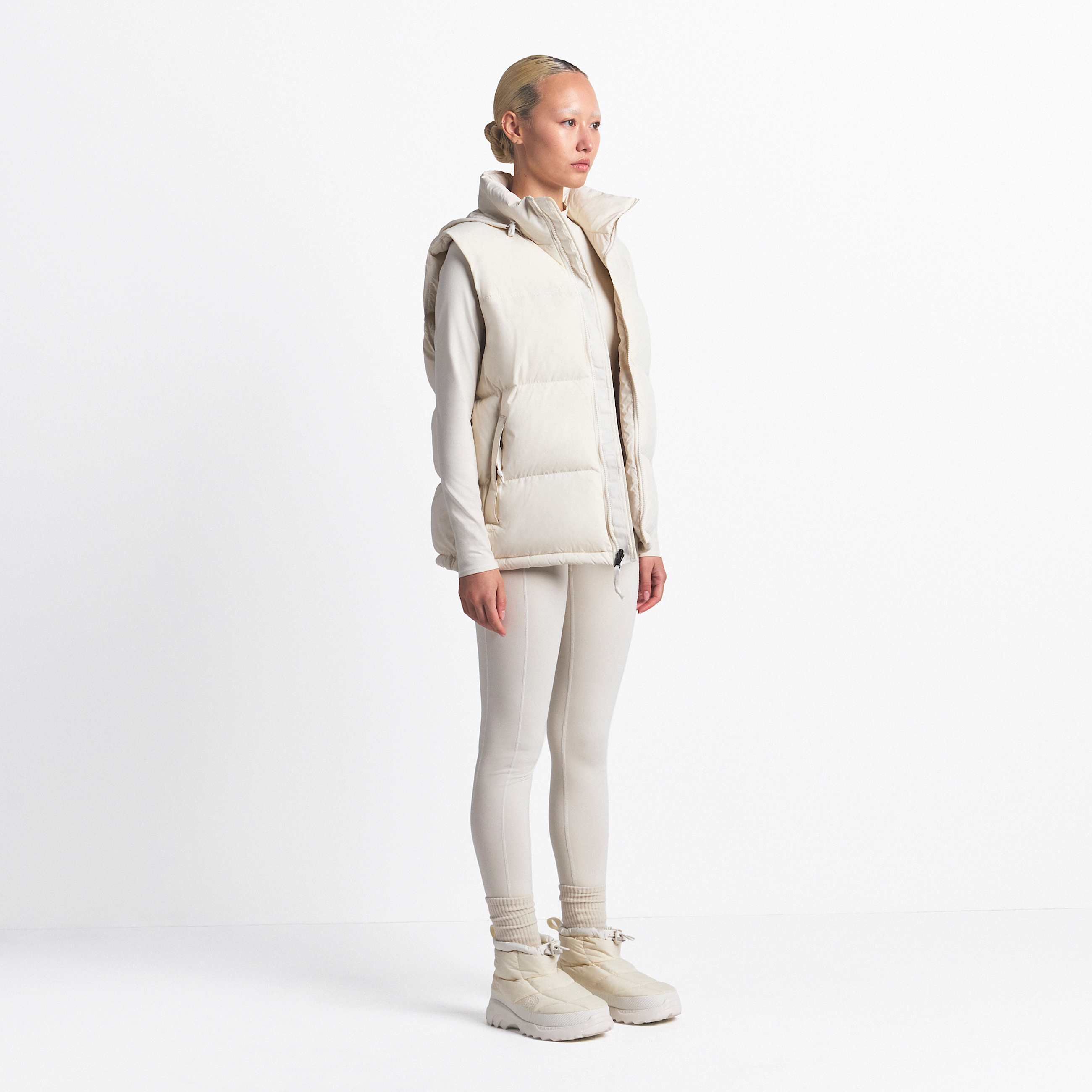 Gilet Nuptse 1996 The North Face X SKIMS unisex TNF ALT4