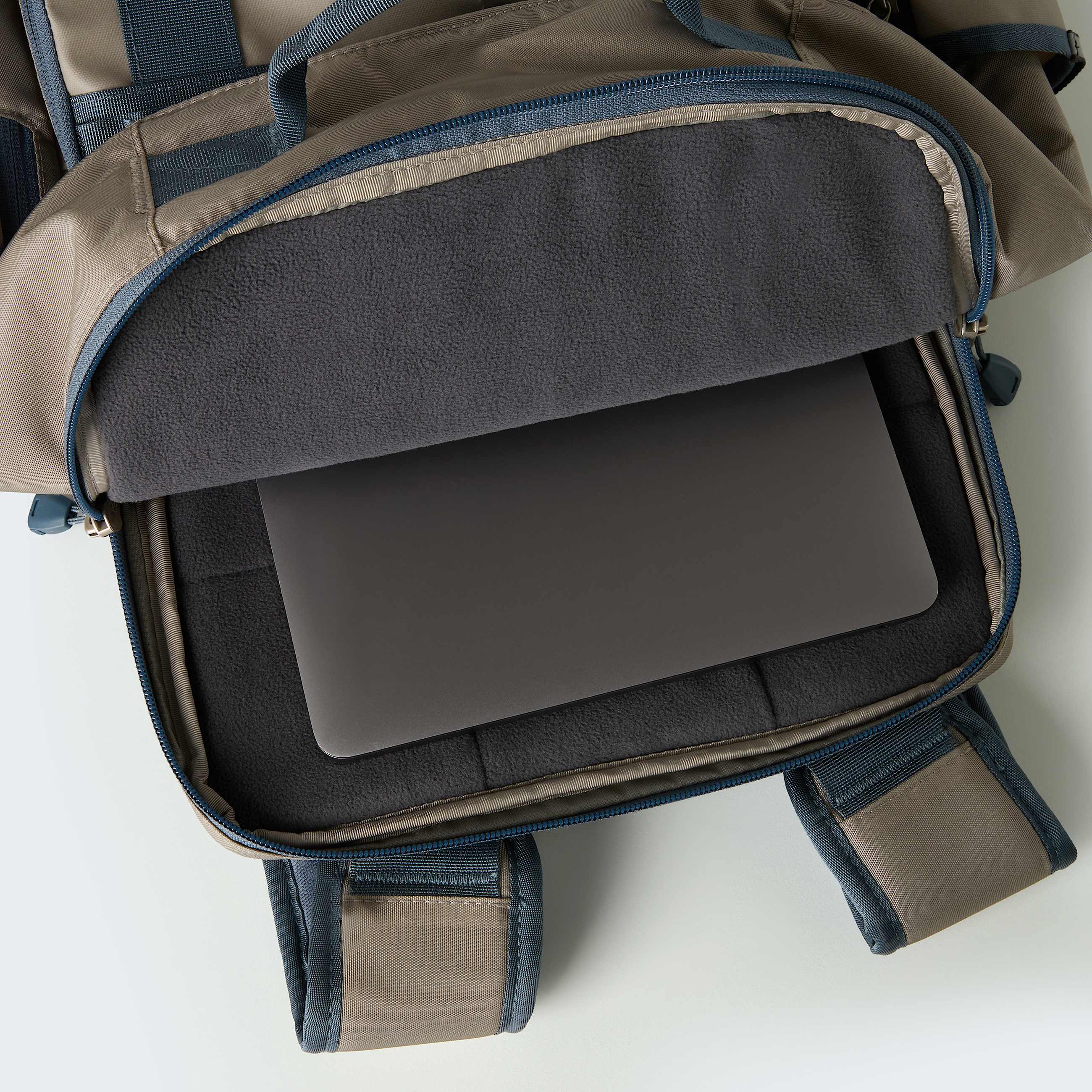 Base Camp Daypack TNF Stone SlabGranite Grey ALT7