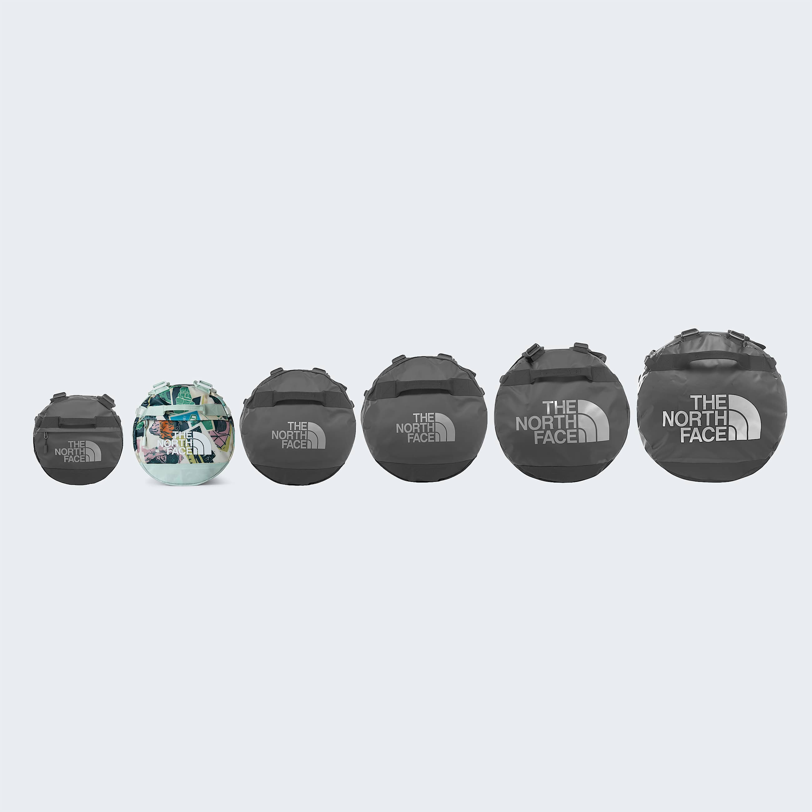 Base Camp DuffelTasche 50L  S TNF Opal Frost TNF Postcards PrintOpal FrostPearl Stone ALT4