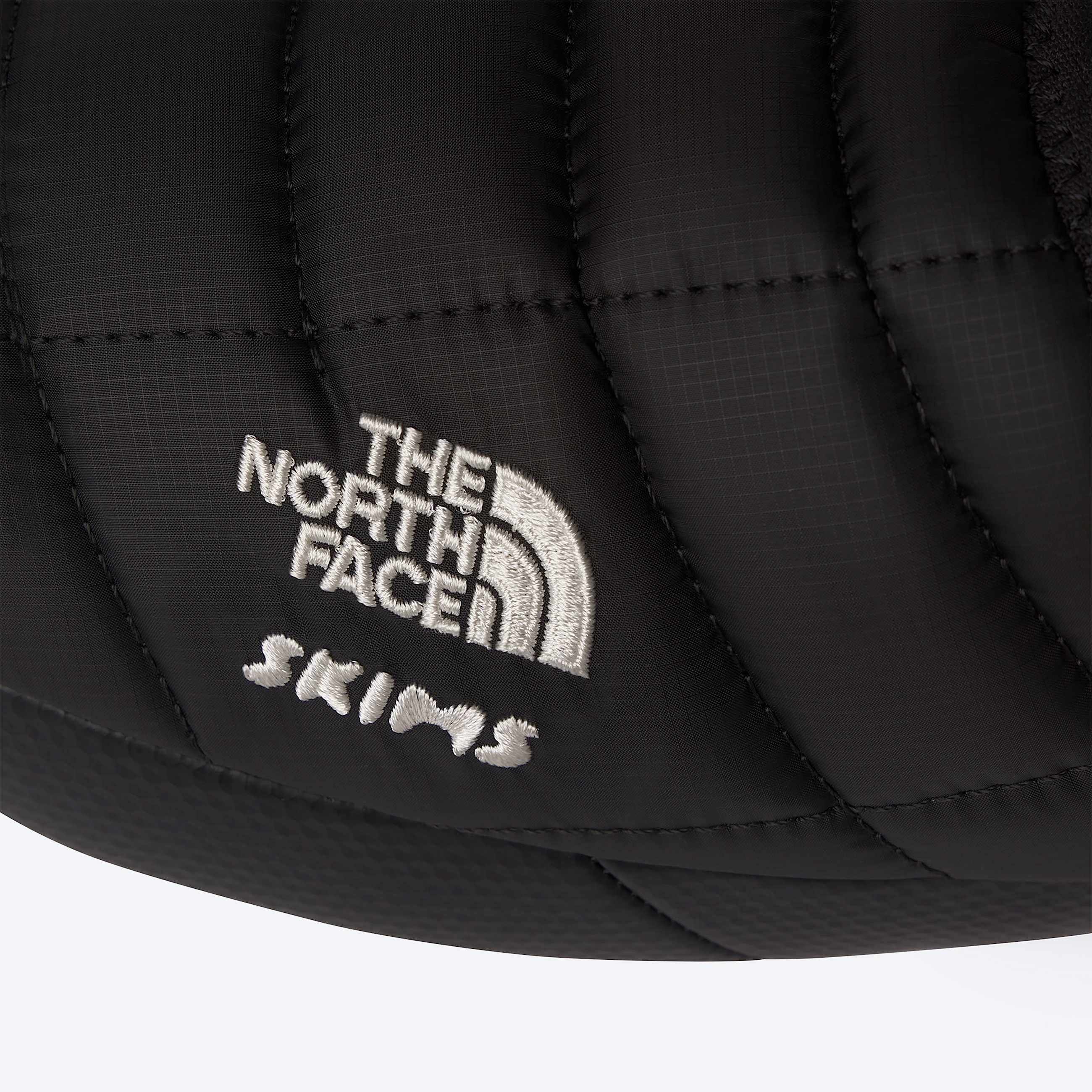 Mules ThermoBall Traction V The North Face X SKIMS TNF ALT24