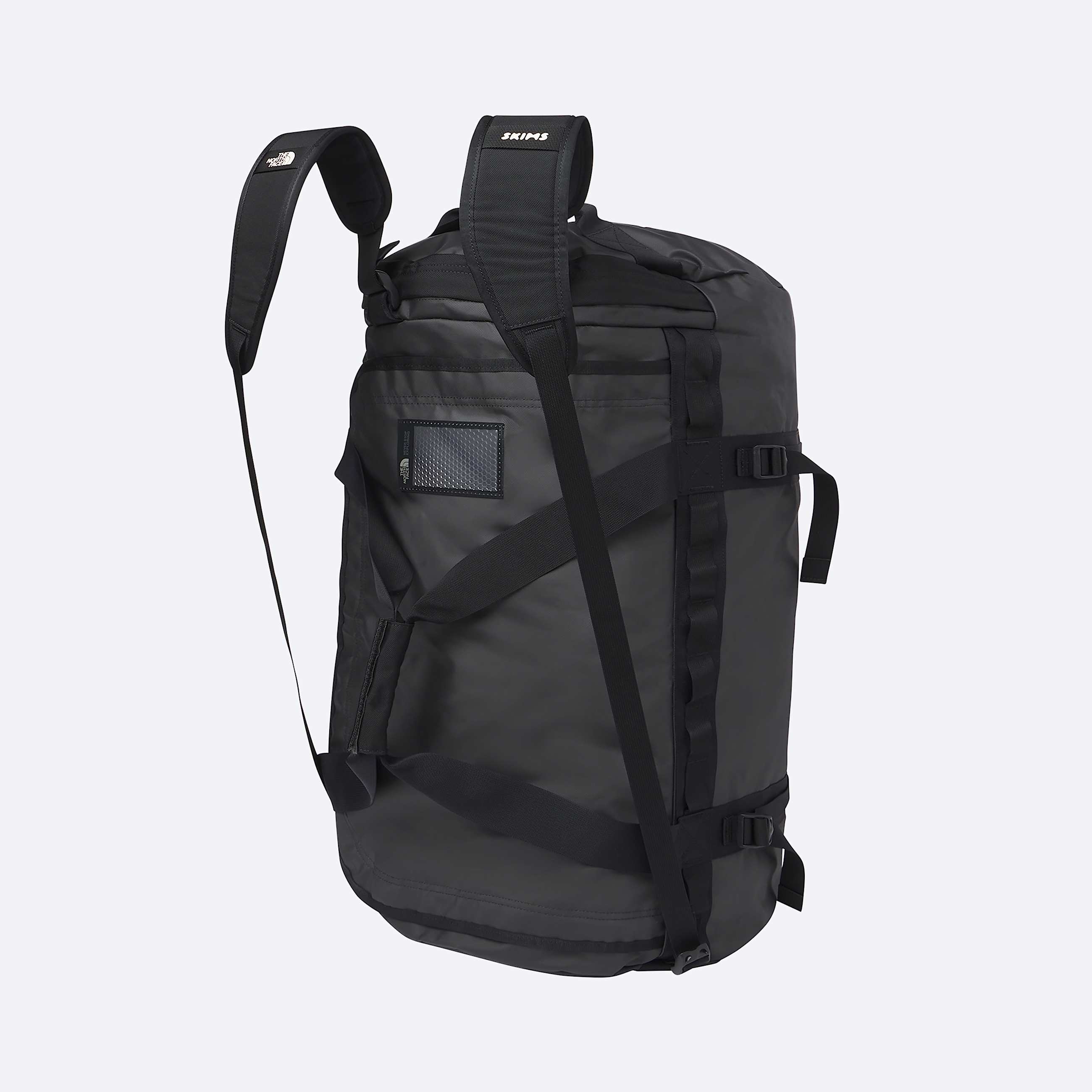 The North Face X SKIMS Base Camp Duffel  L TNF SK Onyx ALT21