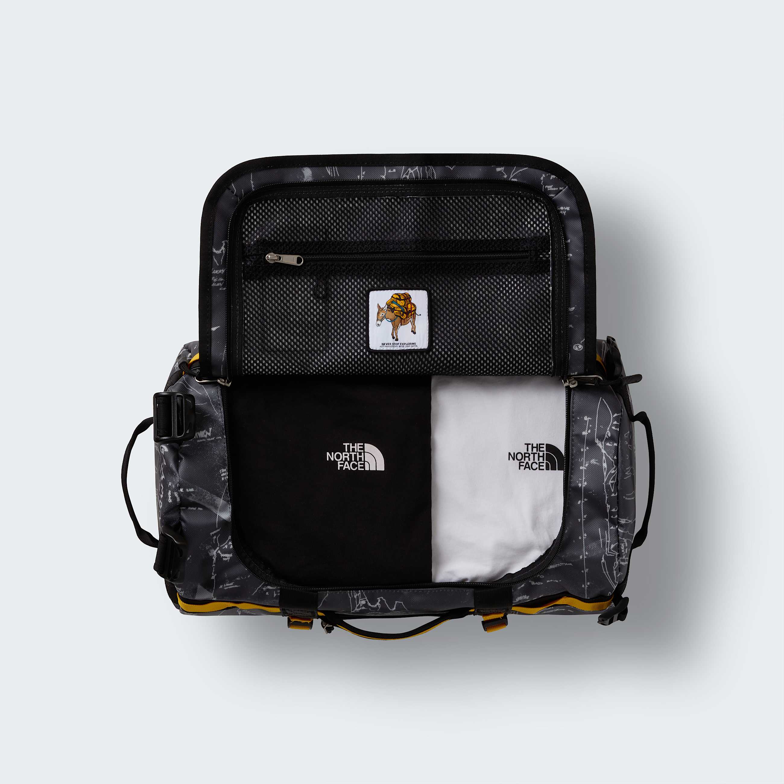 Base Camp DuffelTasche 31L  XS TNF Anthracite Grey Conrad Topos PrintSummit Gold ALT2