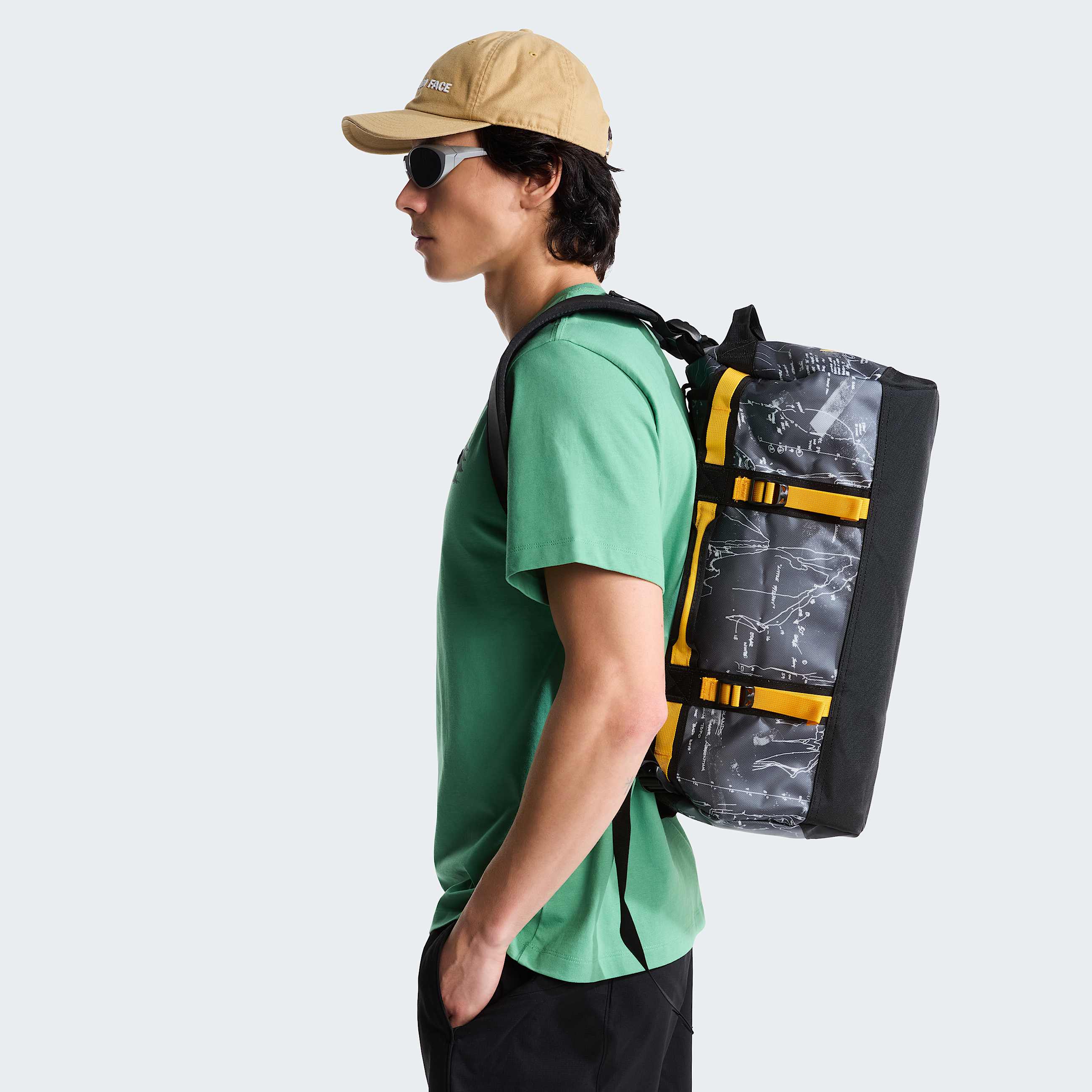 Base Camp DuffelTasche 31L  XS TNF Anthracite Grey Conrad Topos PrintSummit Gold ALT1