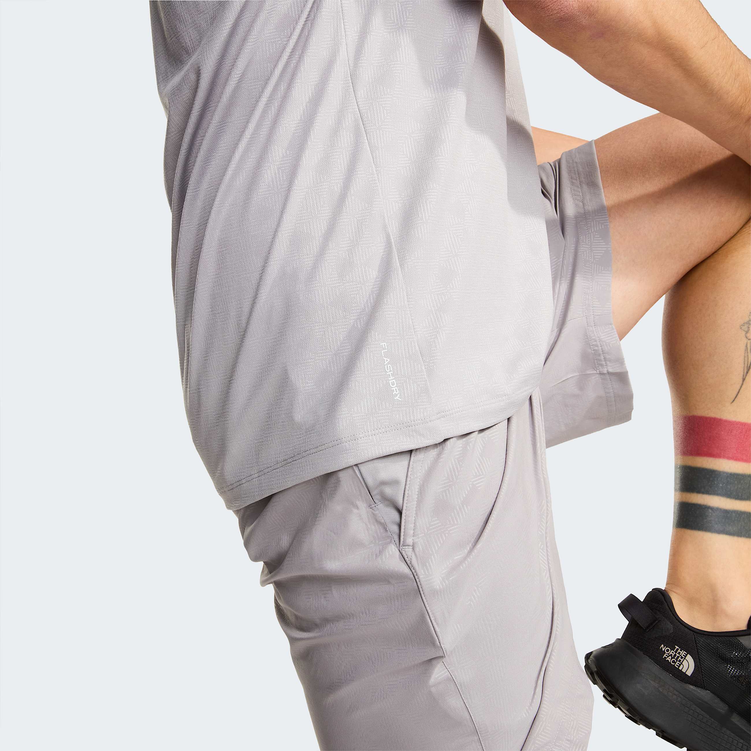 247 Pentadome Embossed Regular TShirt M TNF ALT5