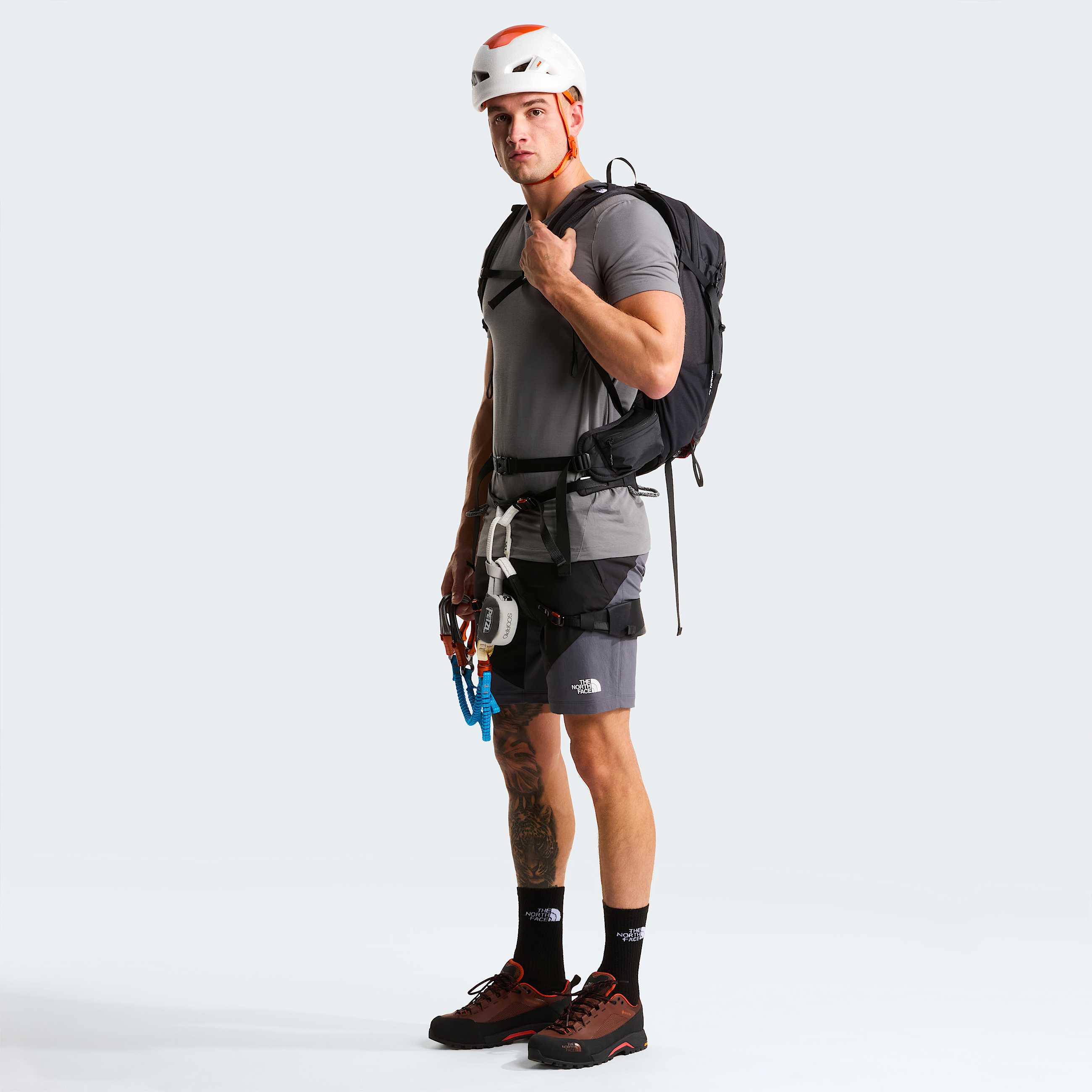 Mens Verto GORETEX Alpine Shoes TNF Ember SoilLava Red ALT3