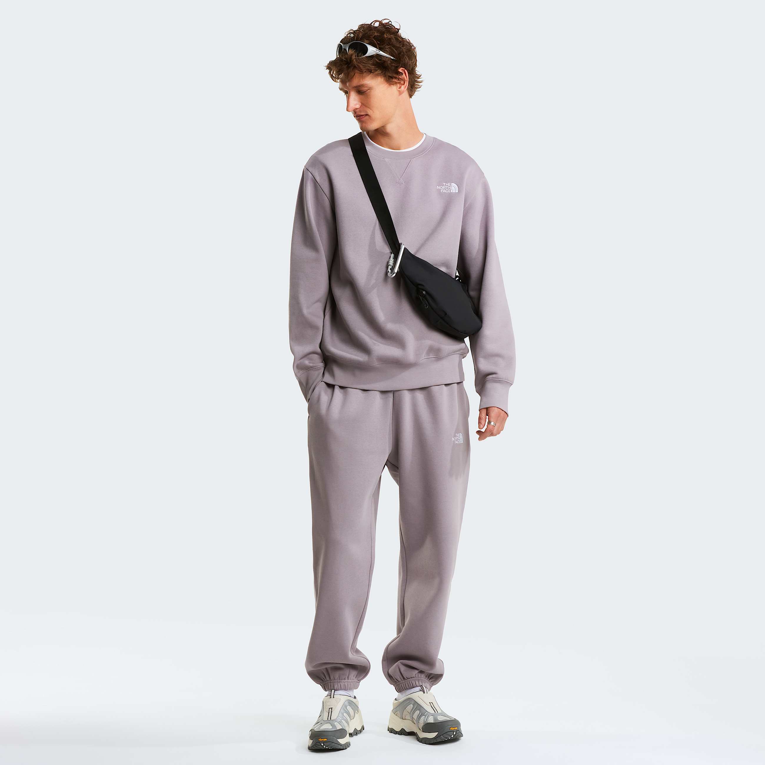 Essential Relaxed Straightjoggingbroek voor heren TNF Transcendent Grey ALT1