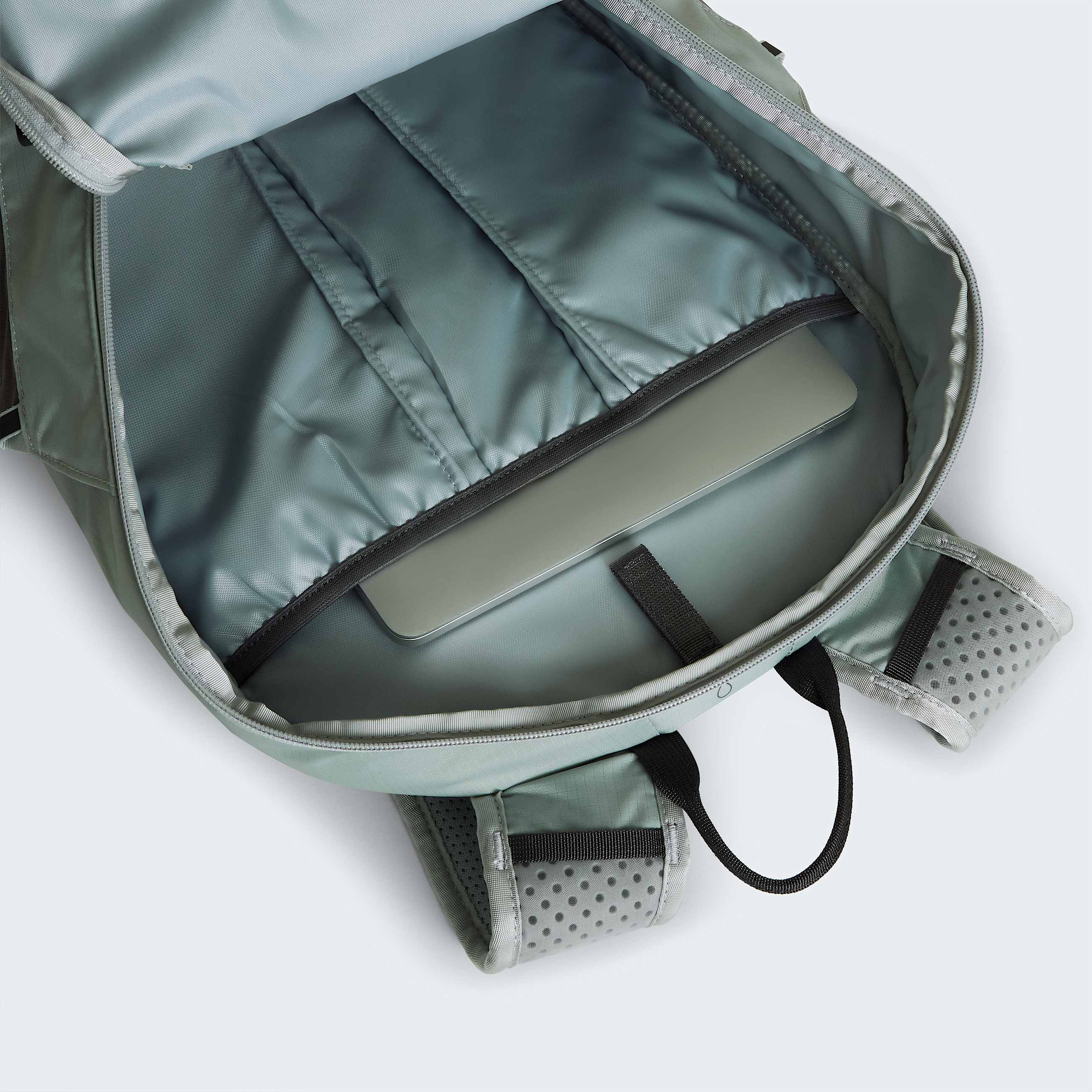 Borealis Trail Backpack TNF High Rise GreySmoked Pearl ALT5