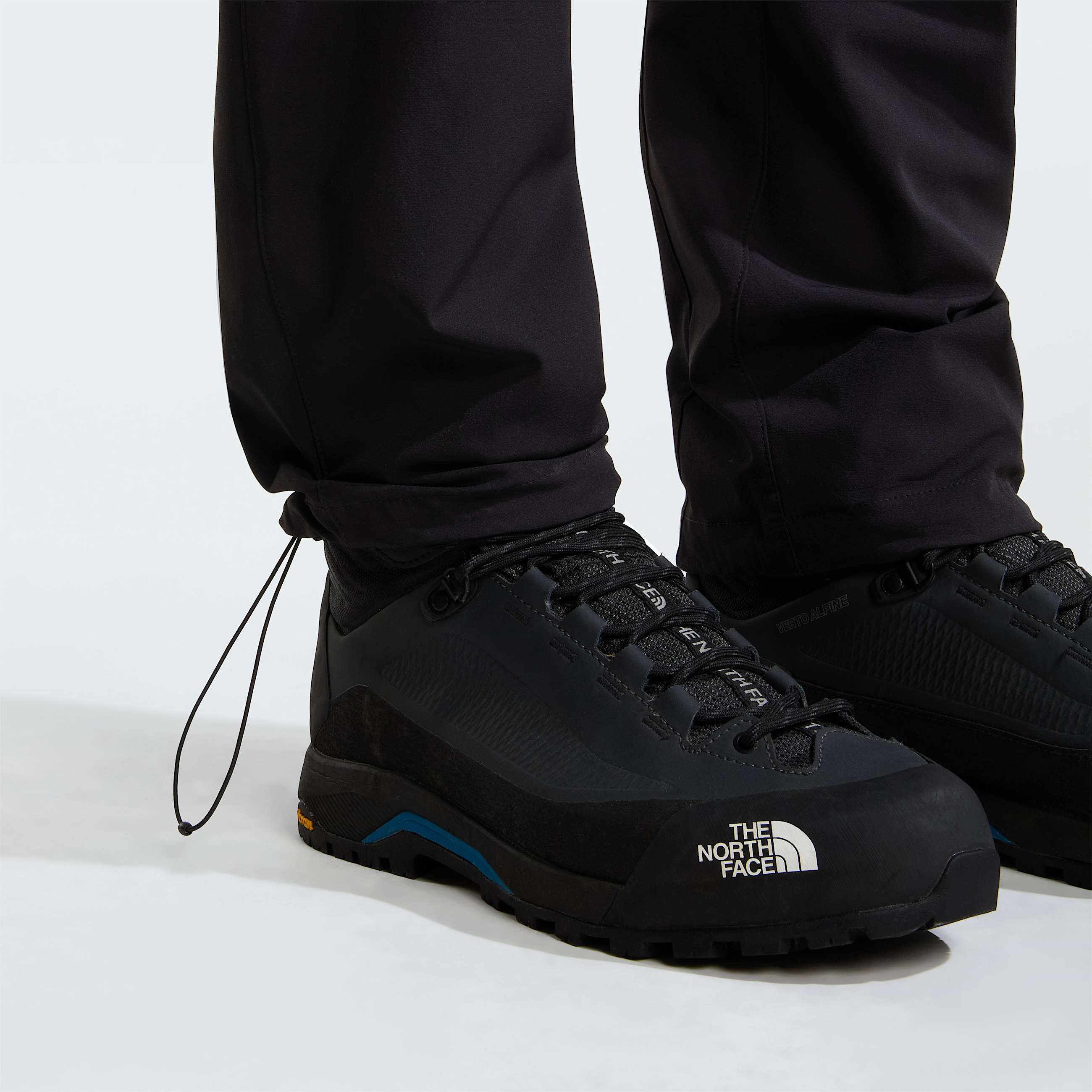 Pantaloni affusolati regular Alpine Ridge da uomo TNF ALT6