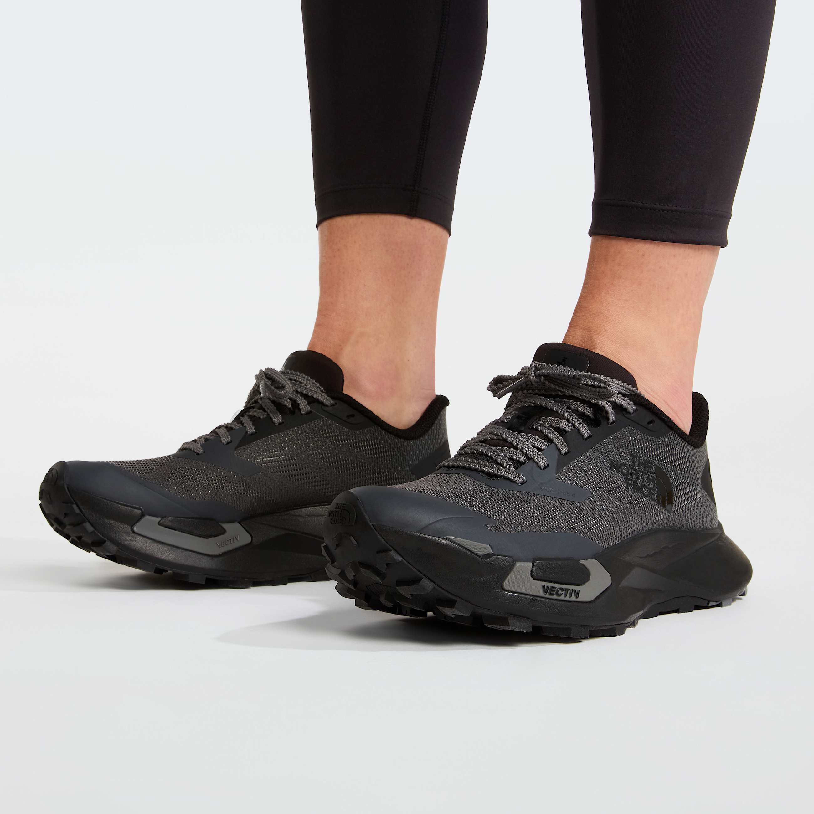 Womens VECTIV Enduris 4 Trail Running Shoes TNF TNF BlackAnthracite Grey ALT4