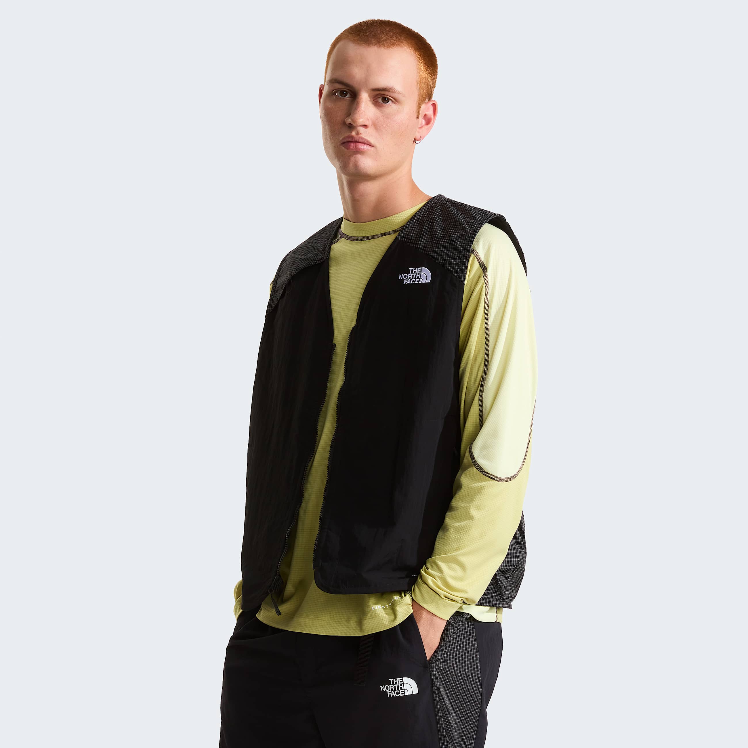 NSE Tech Weste in Unisex TNF ALT6