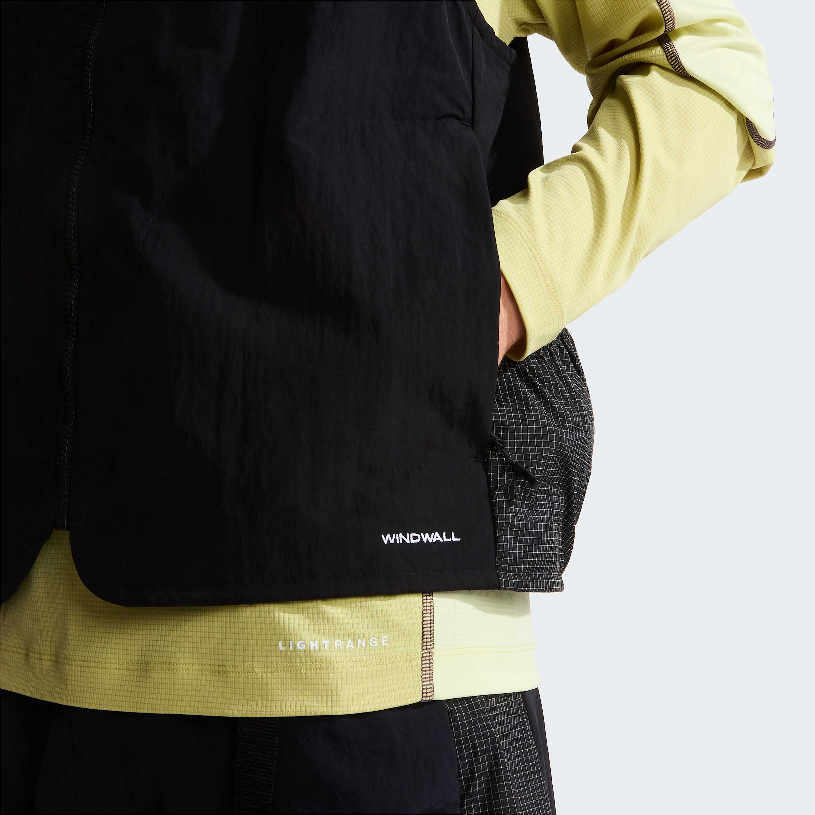 NSE Tech Weste in Unisex TNF ALT10