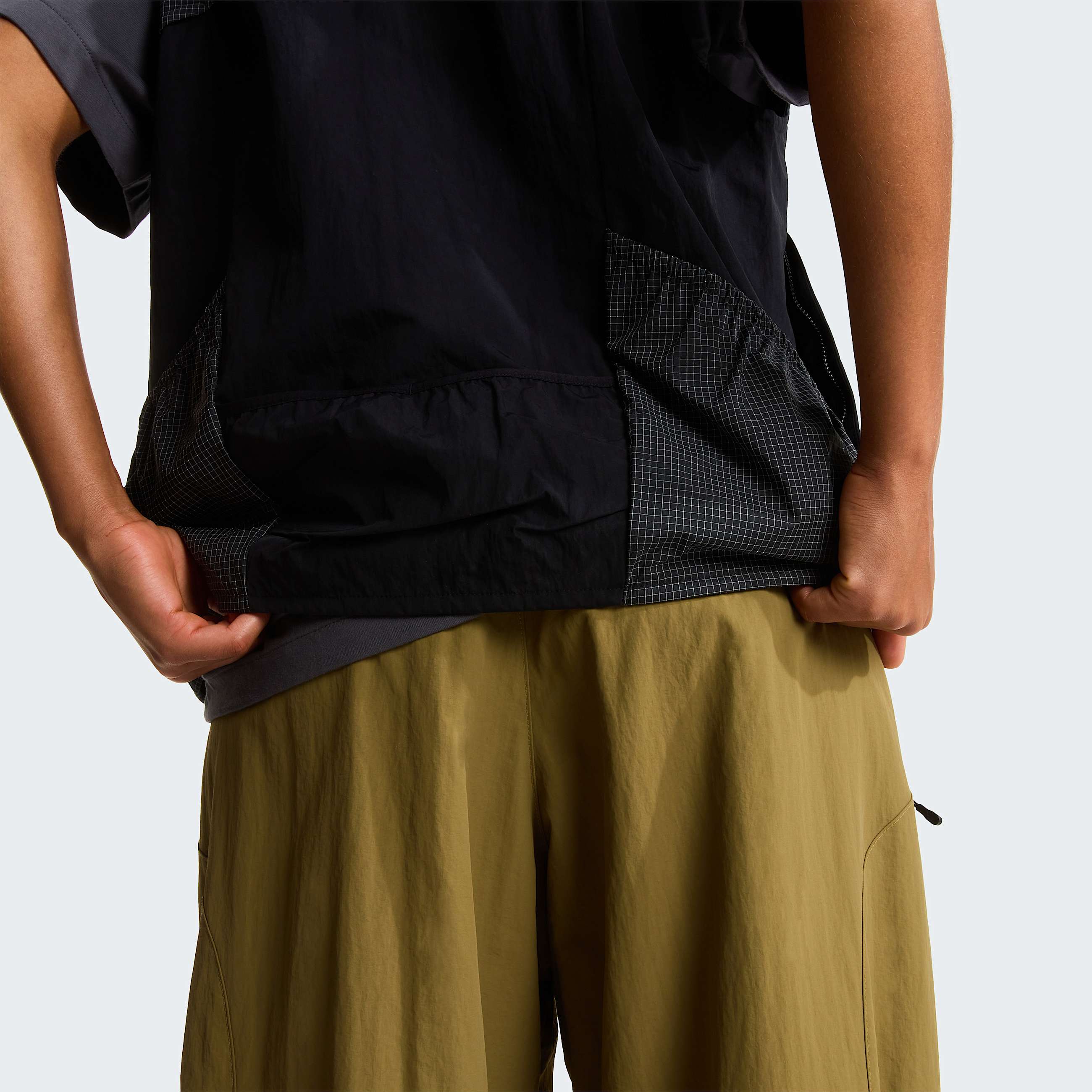 NSE Tech Weste in Unisex TNF ALT20