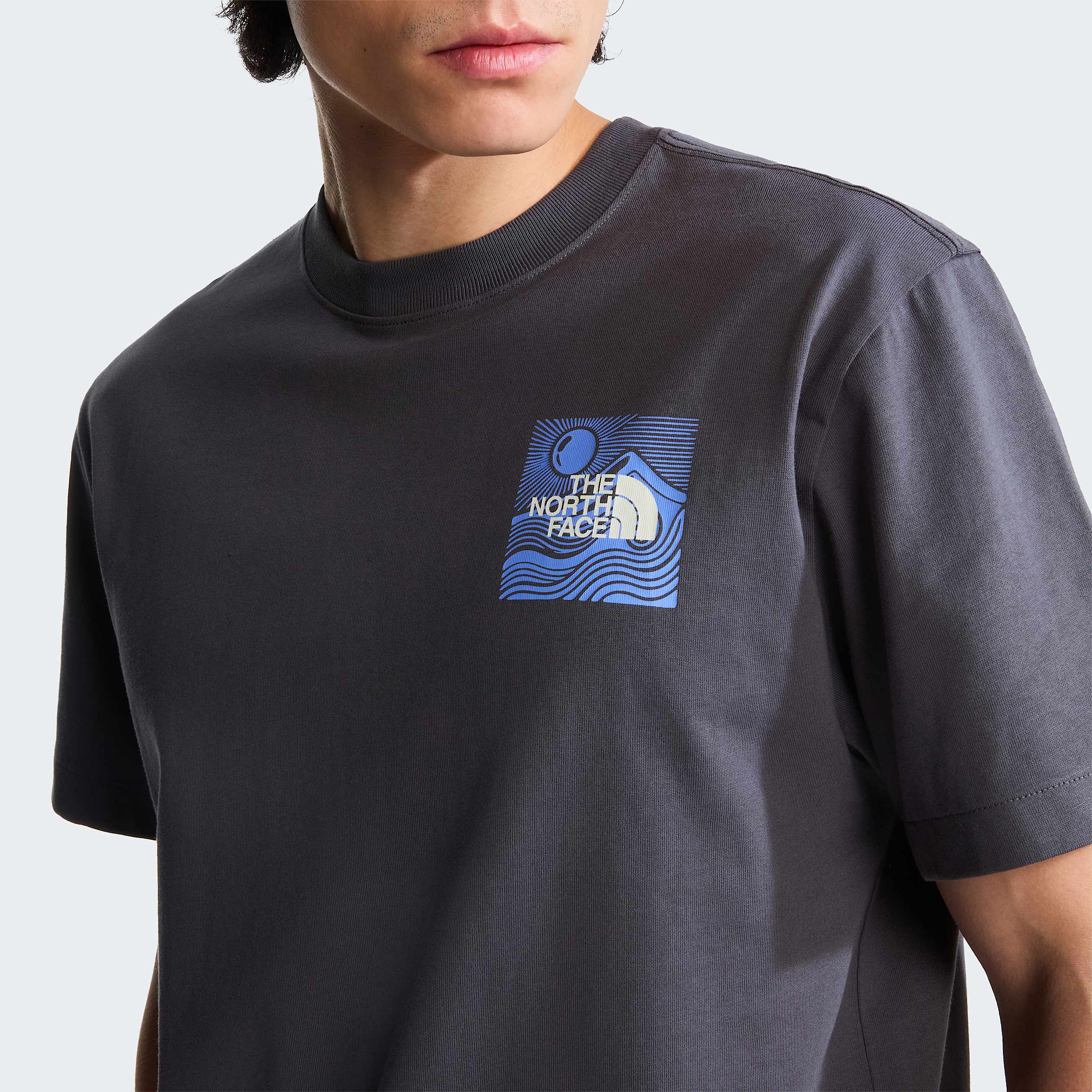 Mountain Escape relaxt geschnittenes TShirt mit Grafik Unisex TNF ALT6