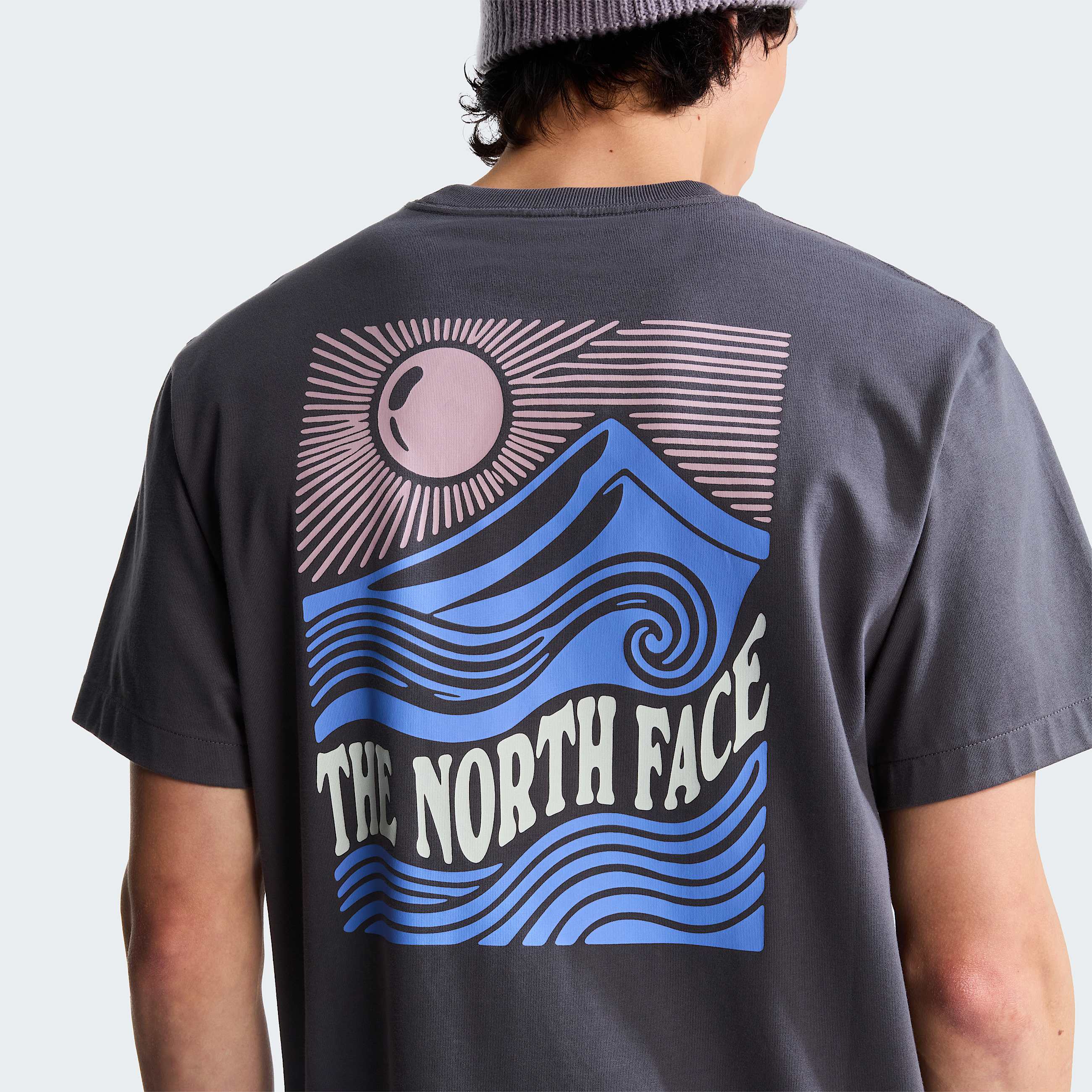 Mountain Escape relaxt geschnittenes TShirt mit Grafik Unisex TNF ALT7