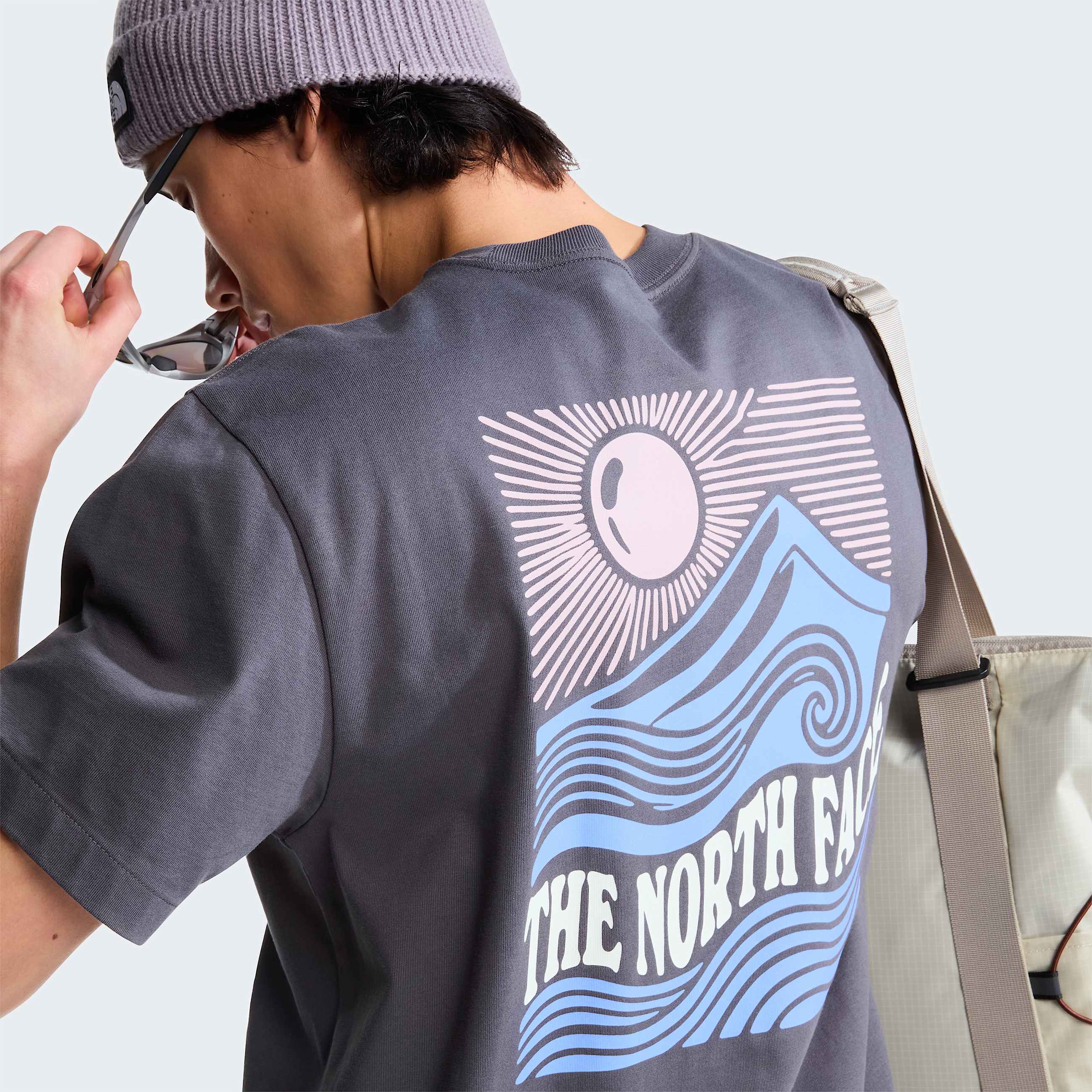 Mountain Escape relaxt geschnittenes TShirt mit Grafik Unisex TNF ALT8