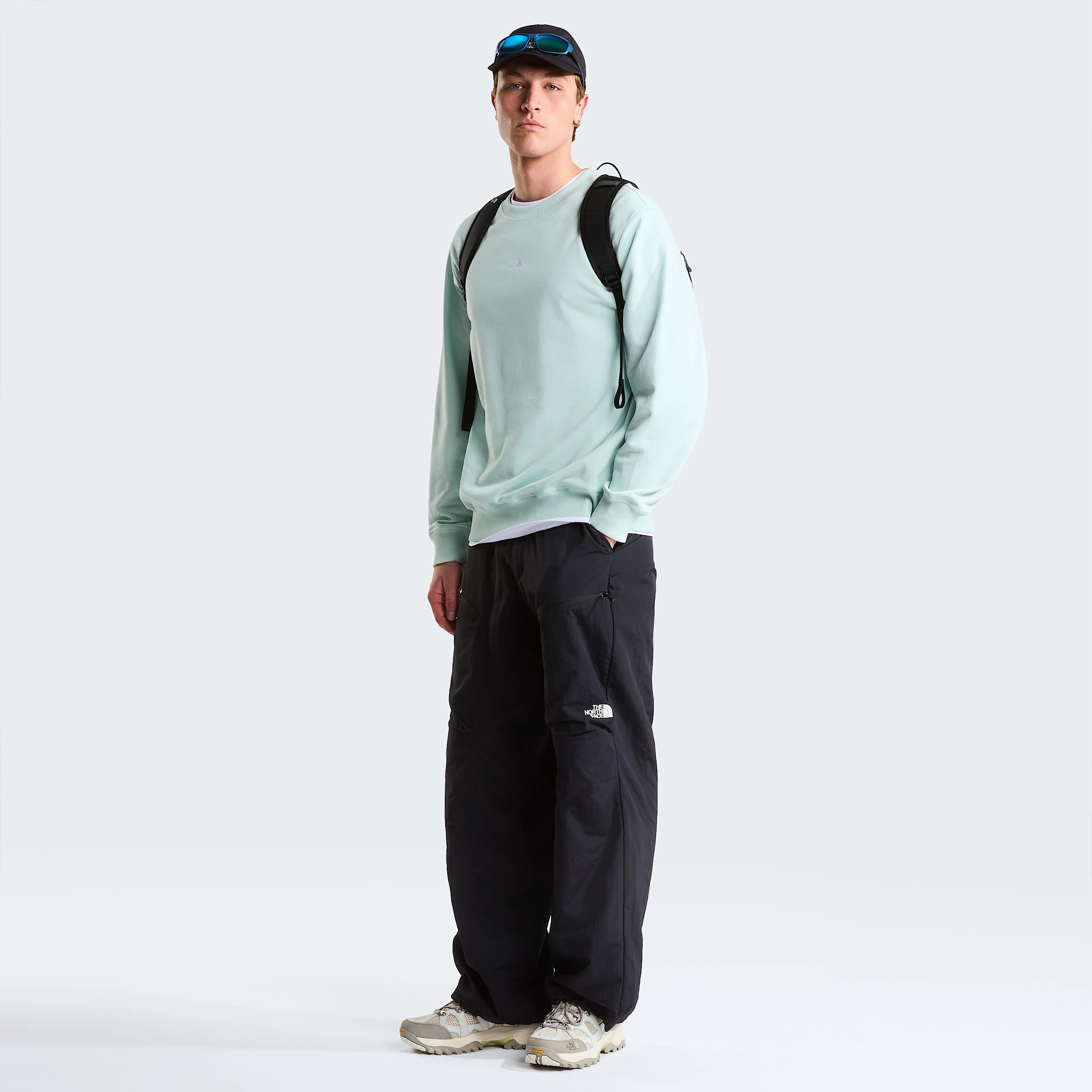 Unisex Essential Light Relaxed Sweatshirt TNF Opal Frost ALT3