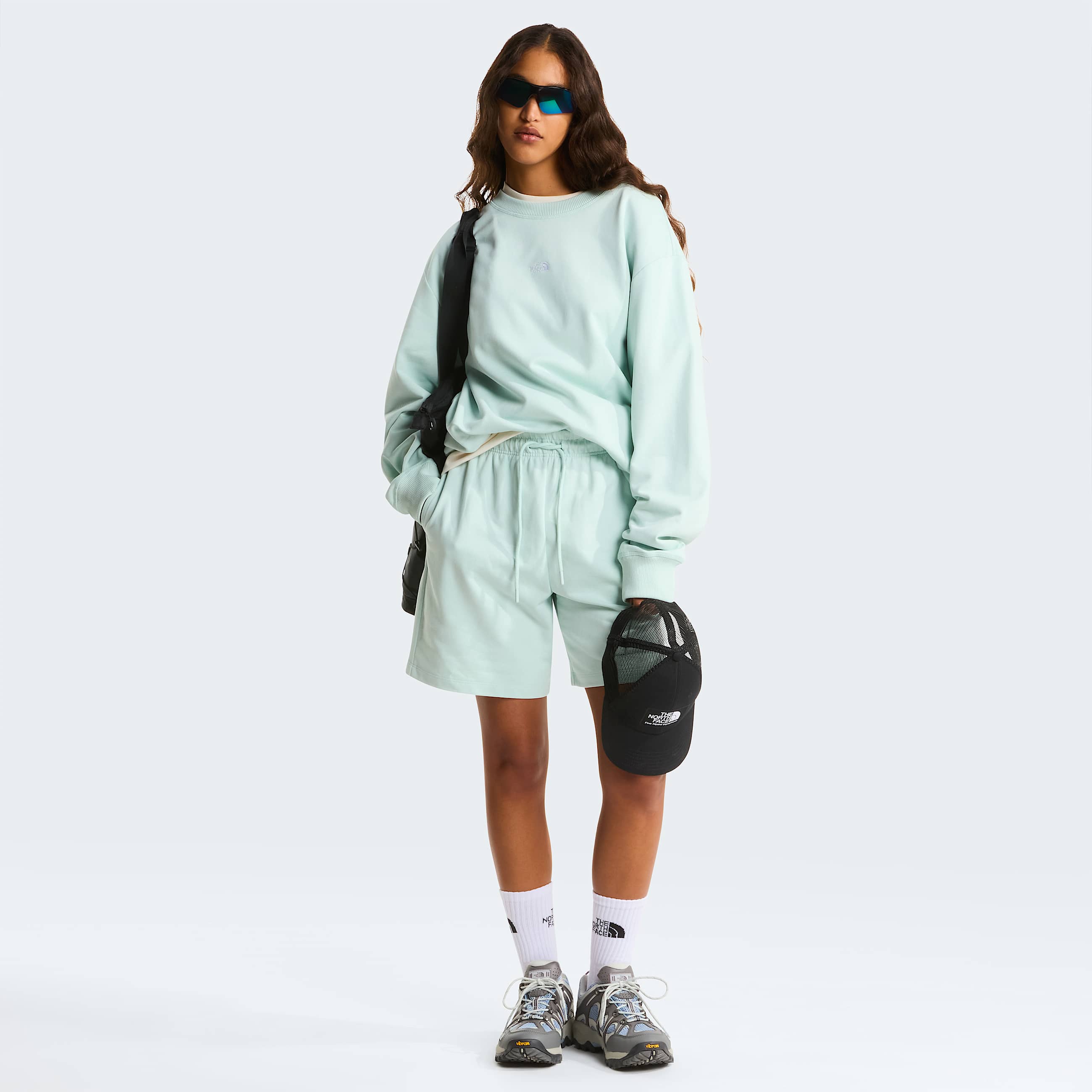 Unisex Essential Light Relaxed Sweatshirt TNF Opal Frost ALT9