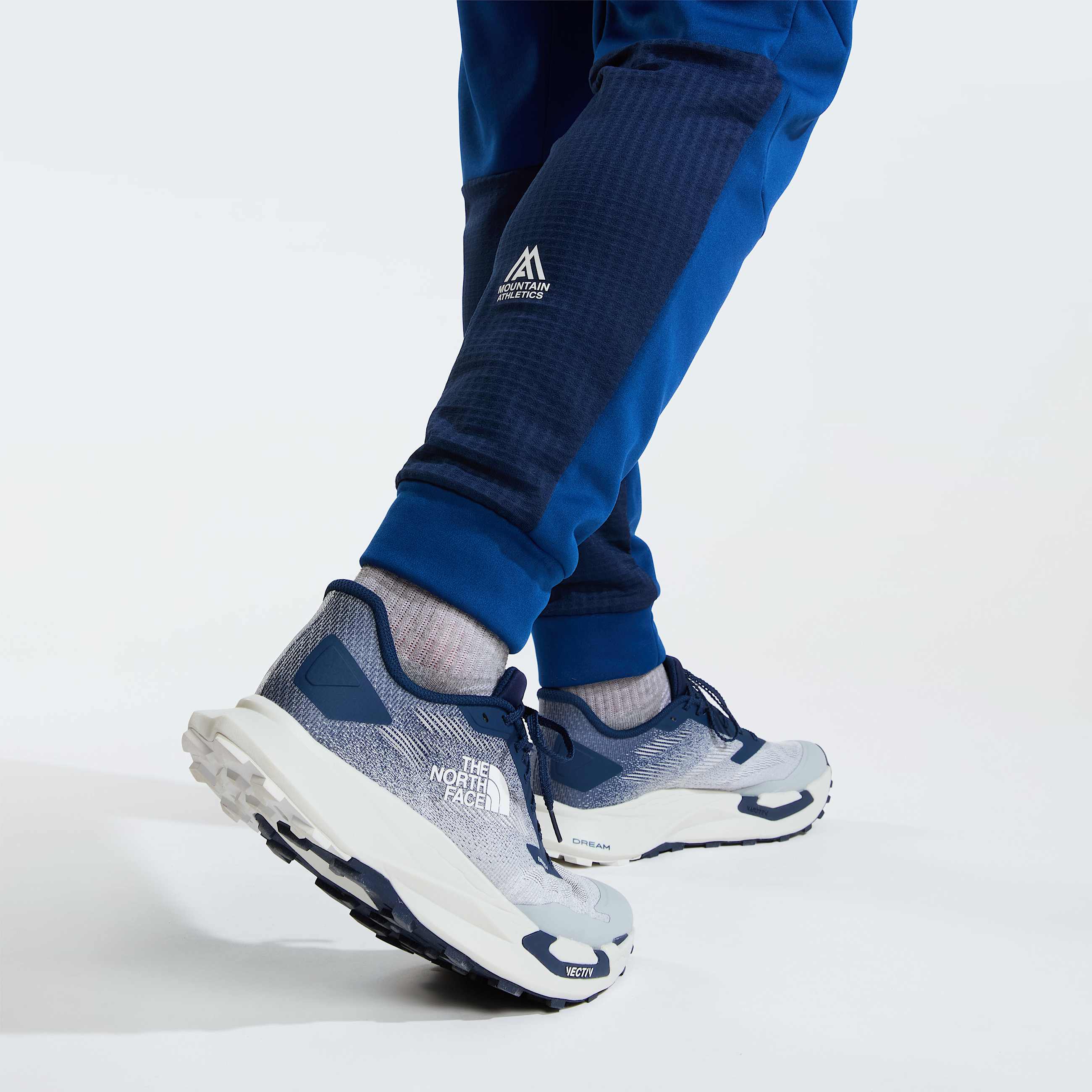 Mens Mountain Athletics Fleece Joggers TNF Estate BlueSummit NavySummit Navy ALT6
