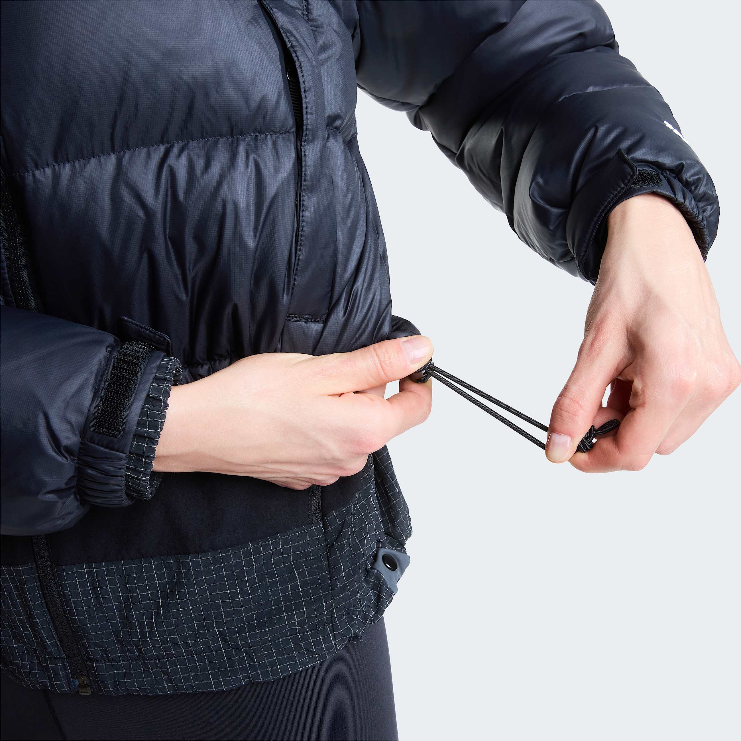 Nuptse kurze Jacke fr Damen TNF TNF BlackTNF BlackRecycled Down ALT7