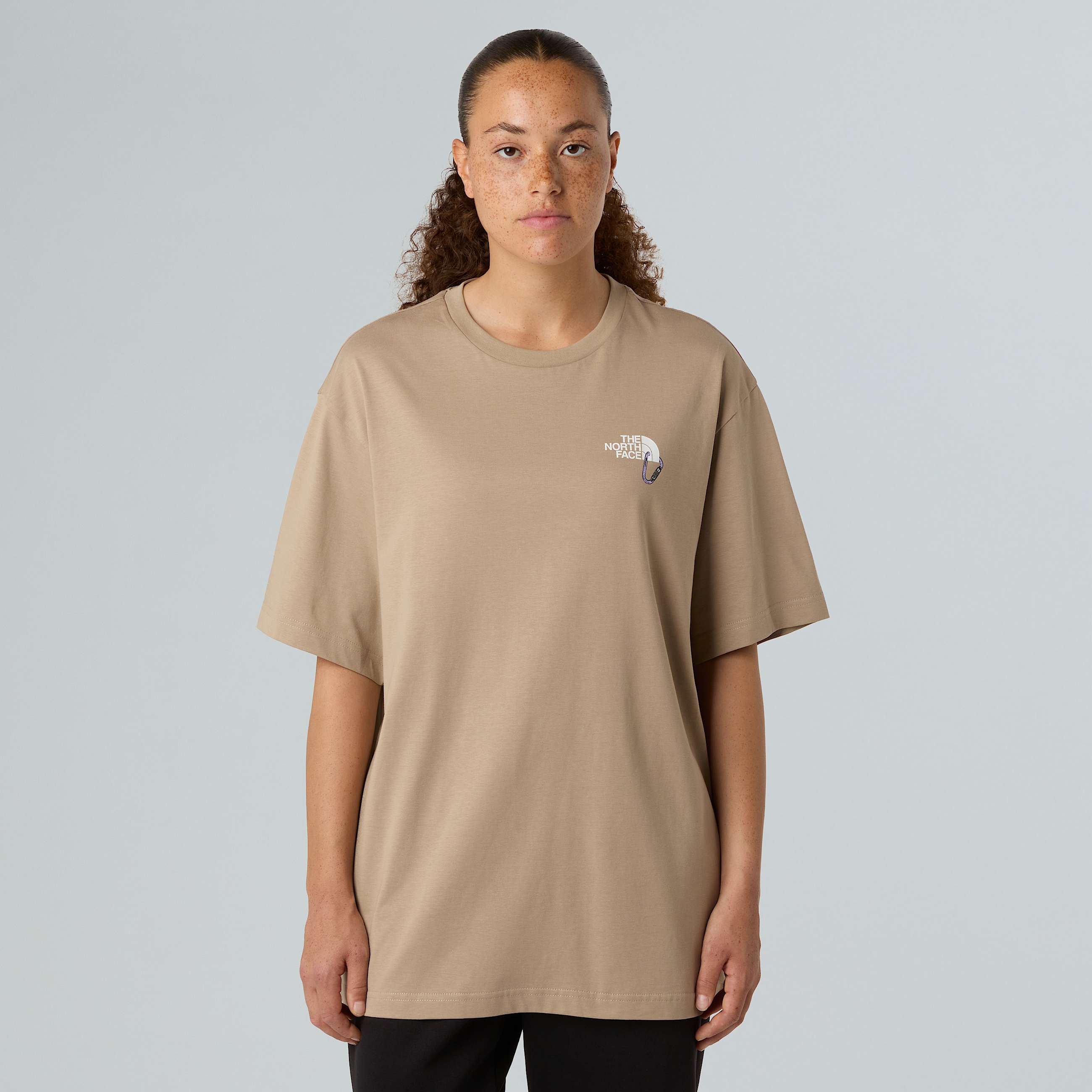 Explore Carabiner relaxt geschnittenes TShirt in Unisex TNF ALT10