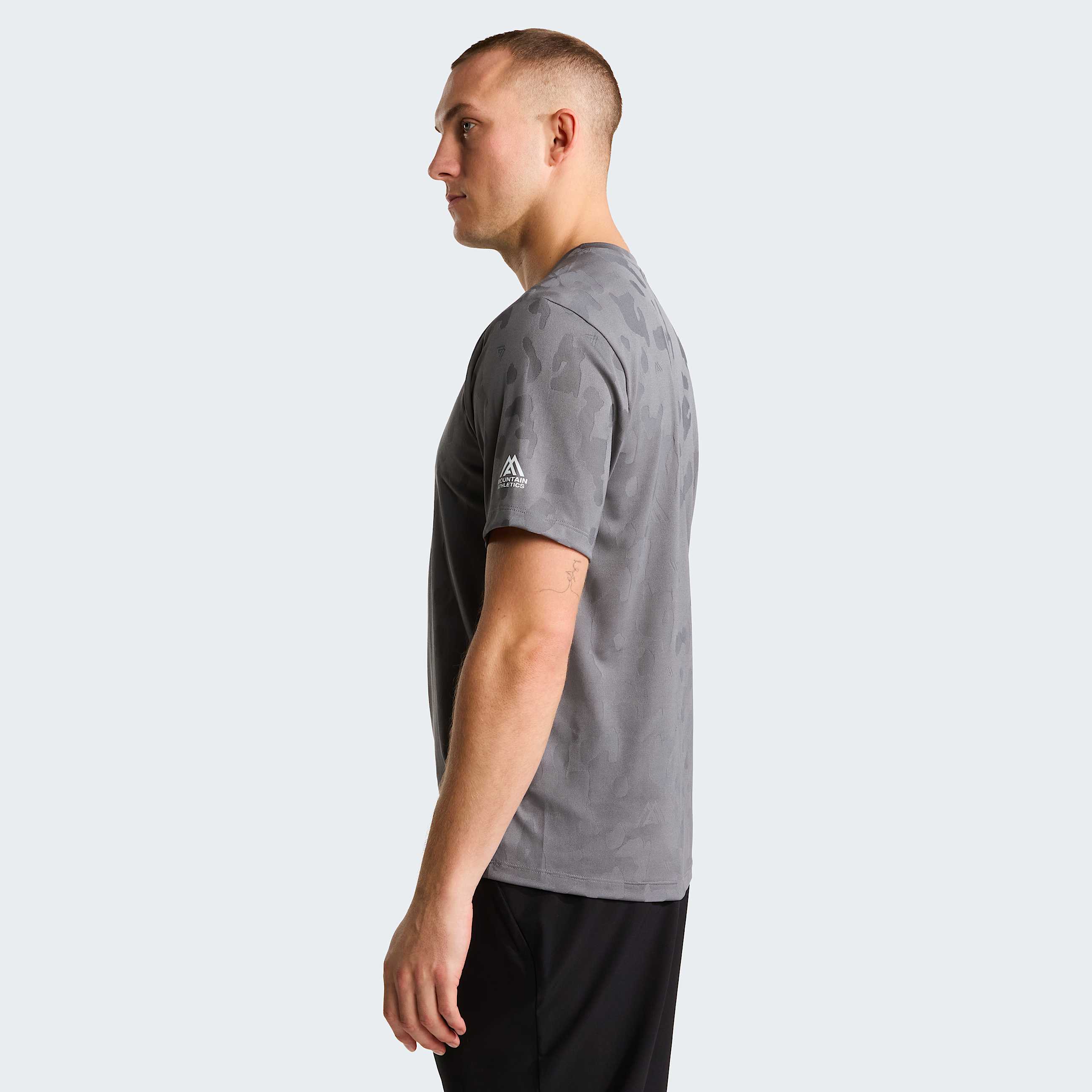 Tshirt Mountain Athletics 20 para homem TNF ALT2