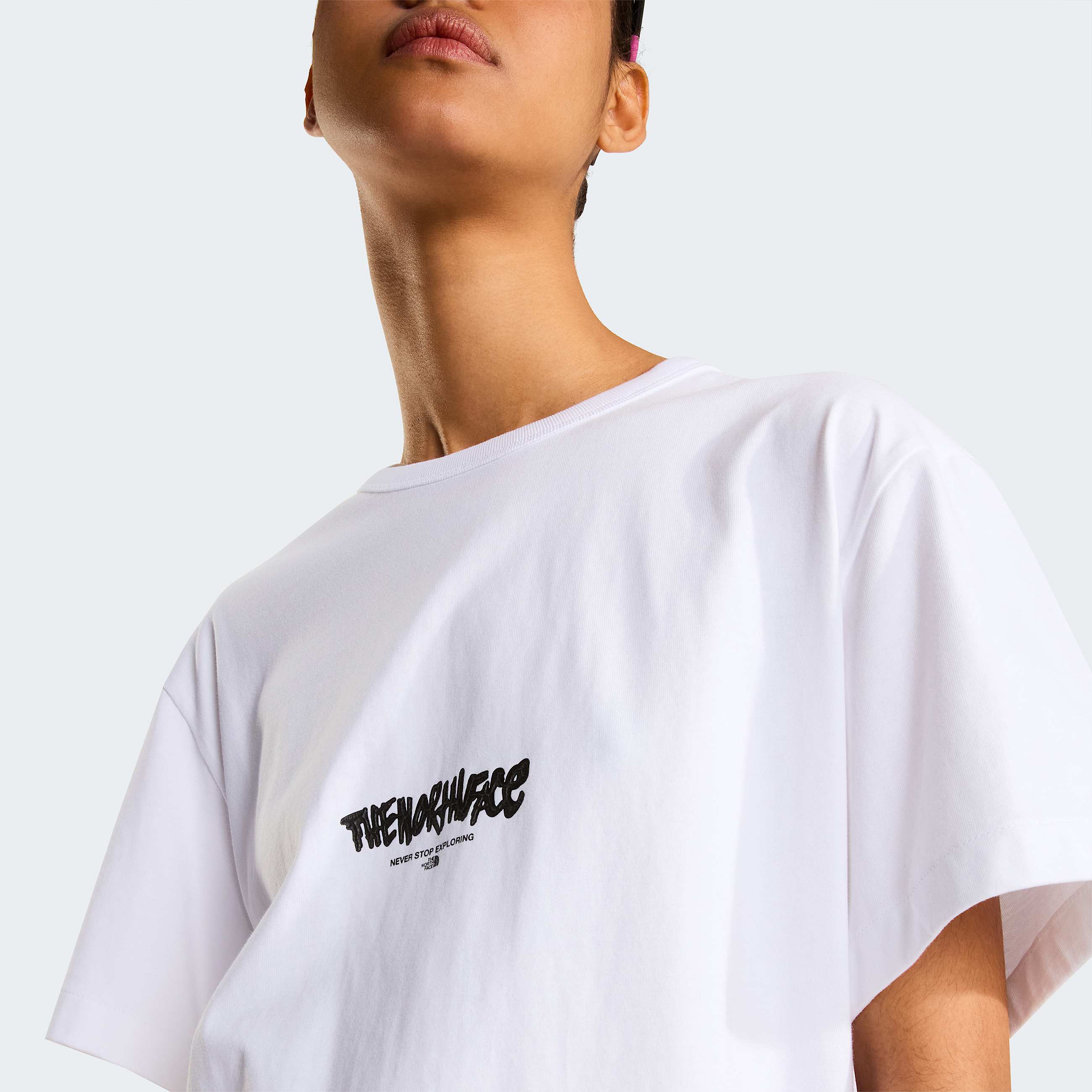 Unisex TNF Tag Logo Play TShirt mit lockerer Passform TNF ALT16