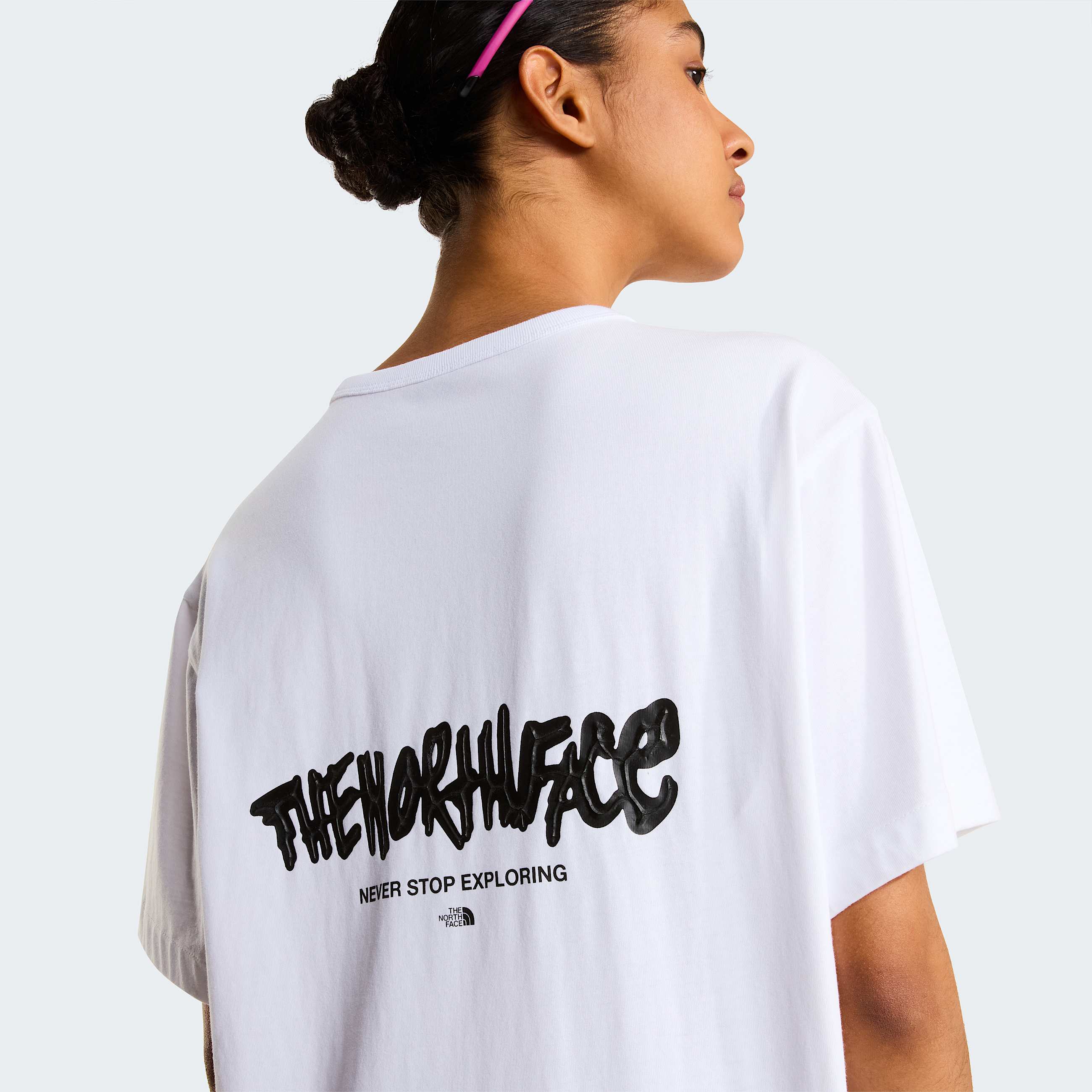Unisex TNF Tag Logo Play TShirt mit lockerer Passform TNF ALT17