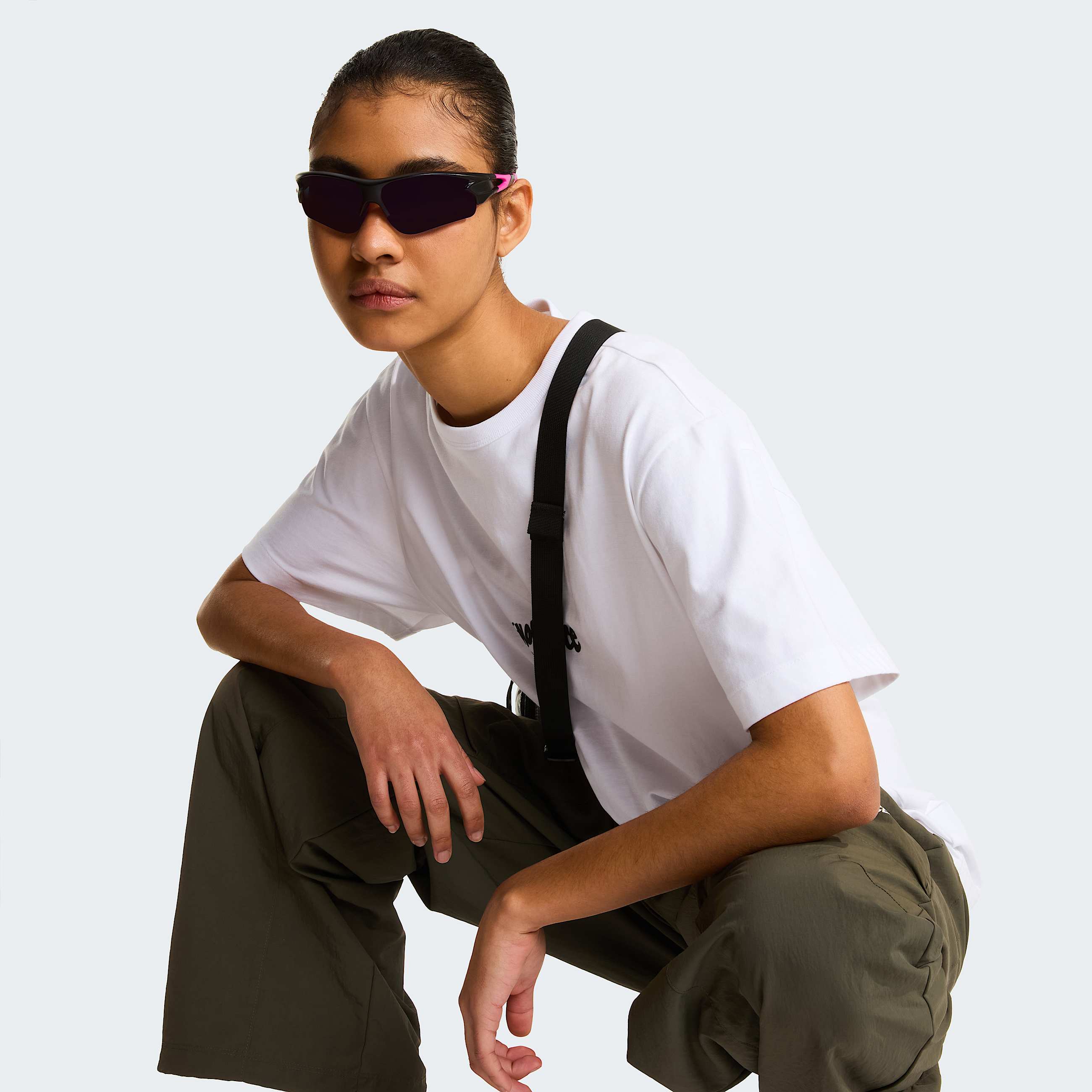 Unisex TNF Tag Logo Play TShirt mit lockerer Passform TNF ALT18