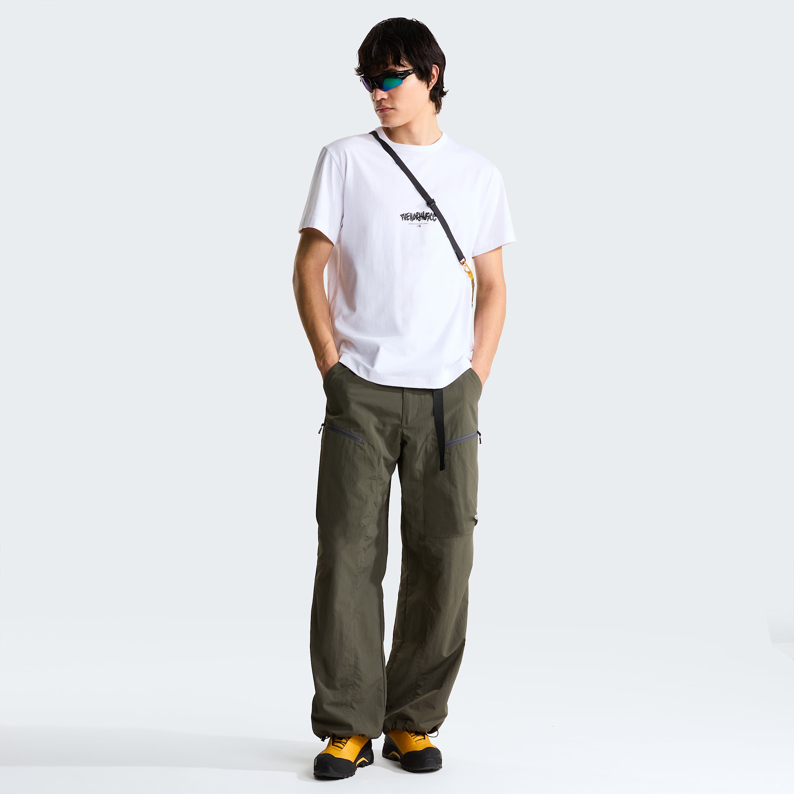 Unisex TNF Tag Logo Play TShirt mit lockerer Passform TNF ALT4