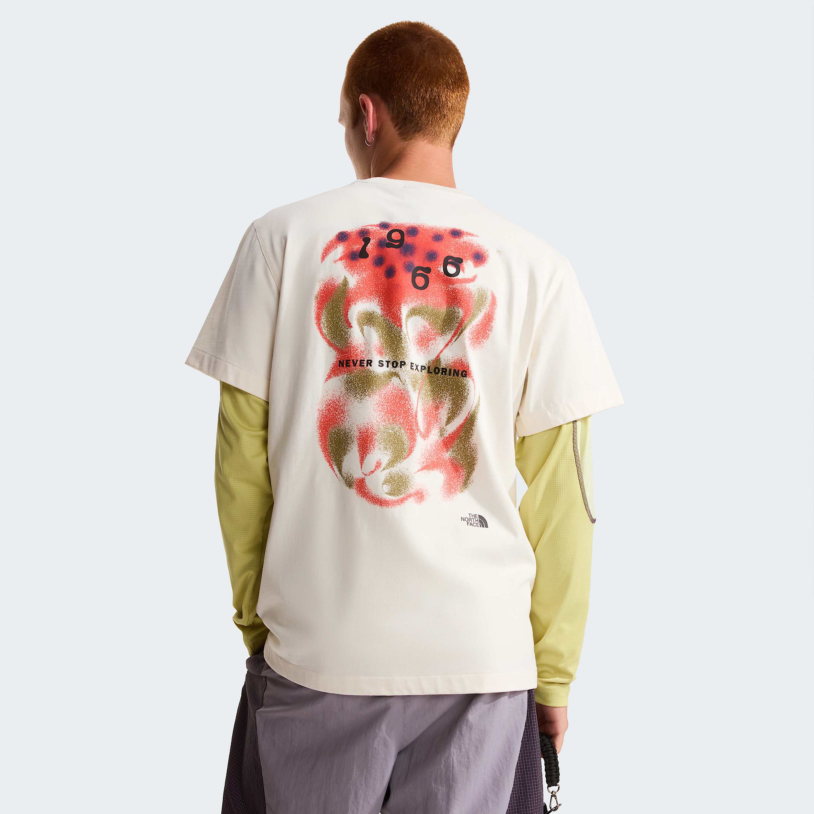 1966 Motion relaxt geschnittenes TShirt mit Grafik Unisex TNF White Dune ALT8