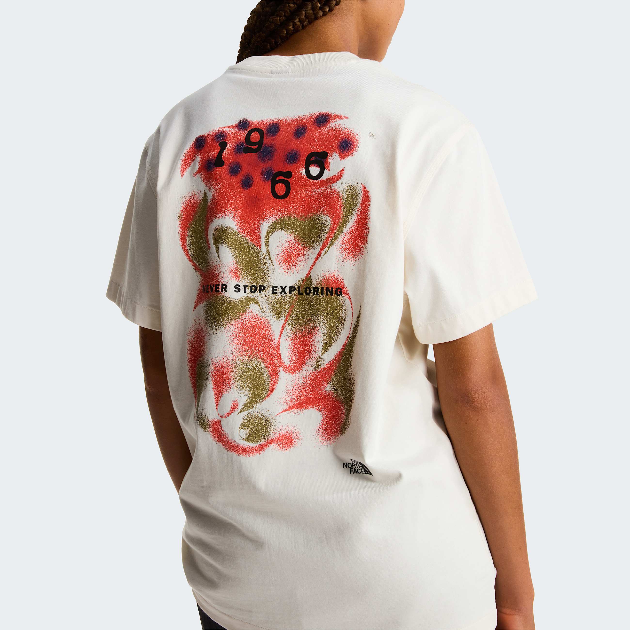 1966 Motion relaxt geschnittenes TShirt mit Grafik Unisex TNF White Dune ALT14