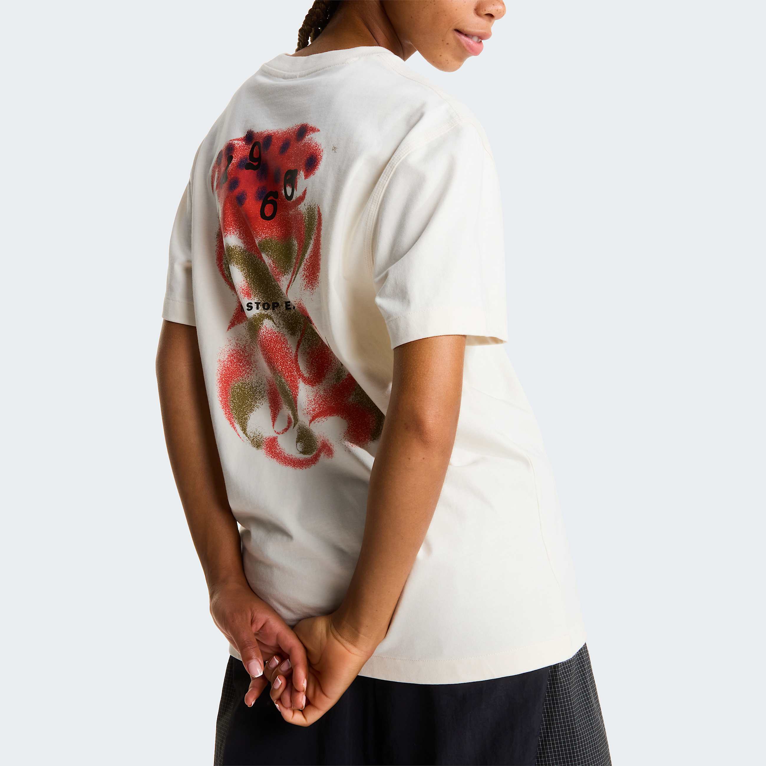1966 Motion relaxt geschnittenes TShirt mit Grafik Unisex TNF White Dune ALT15
