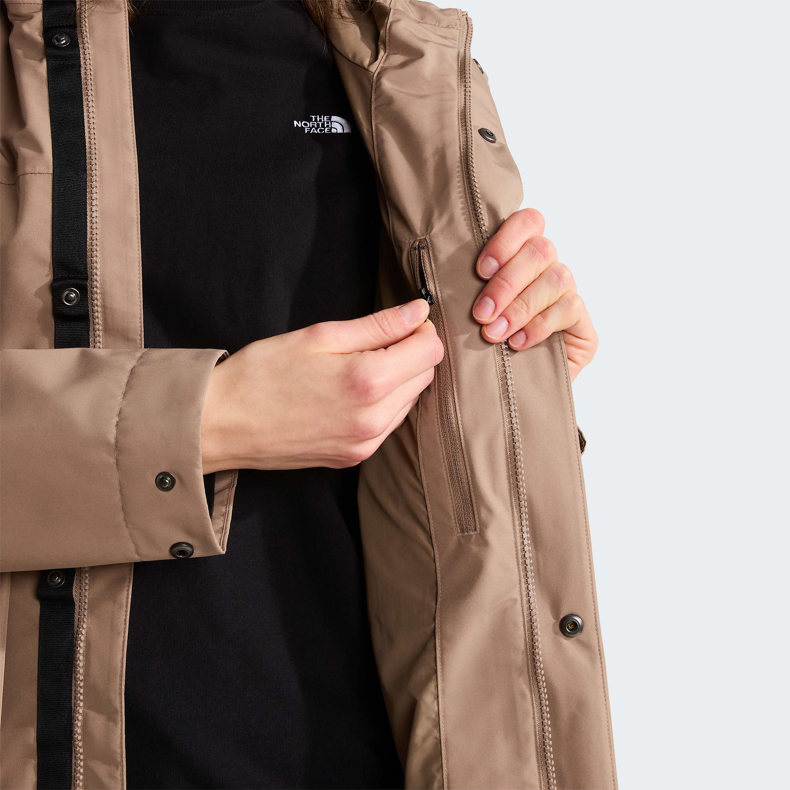 Womens New Nukabira Shell Parka TNF ALT10