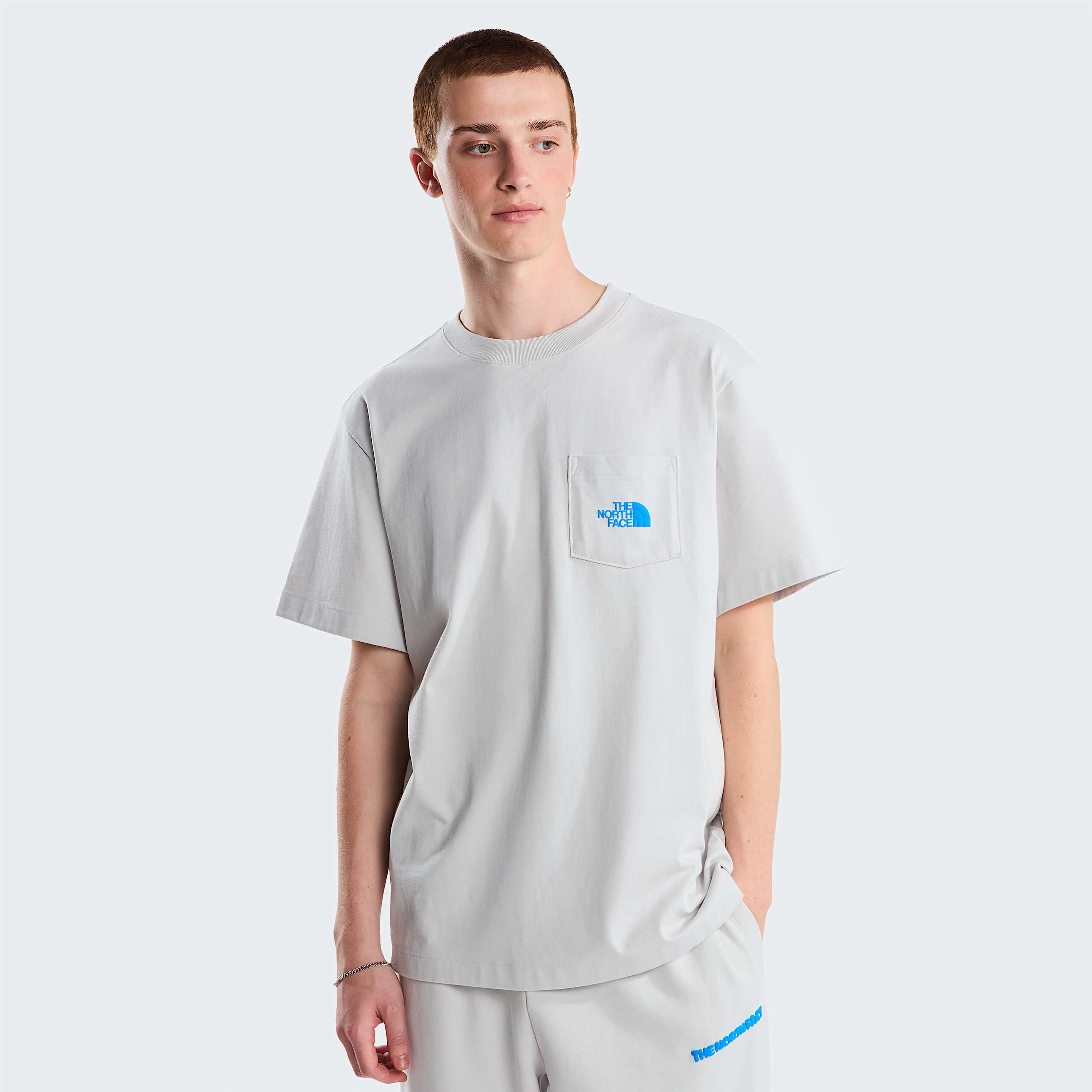 Camiseta grfica holgada con bolsillo Explore Fonts para hombre TNF ALT1