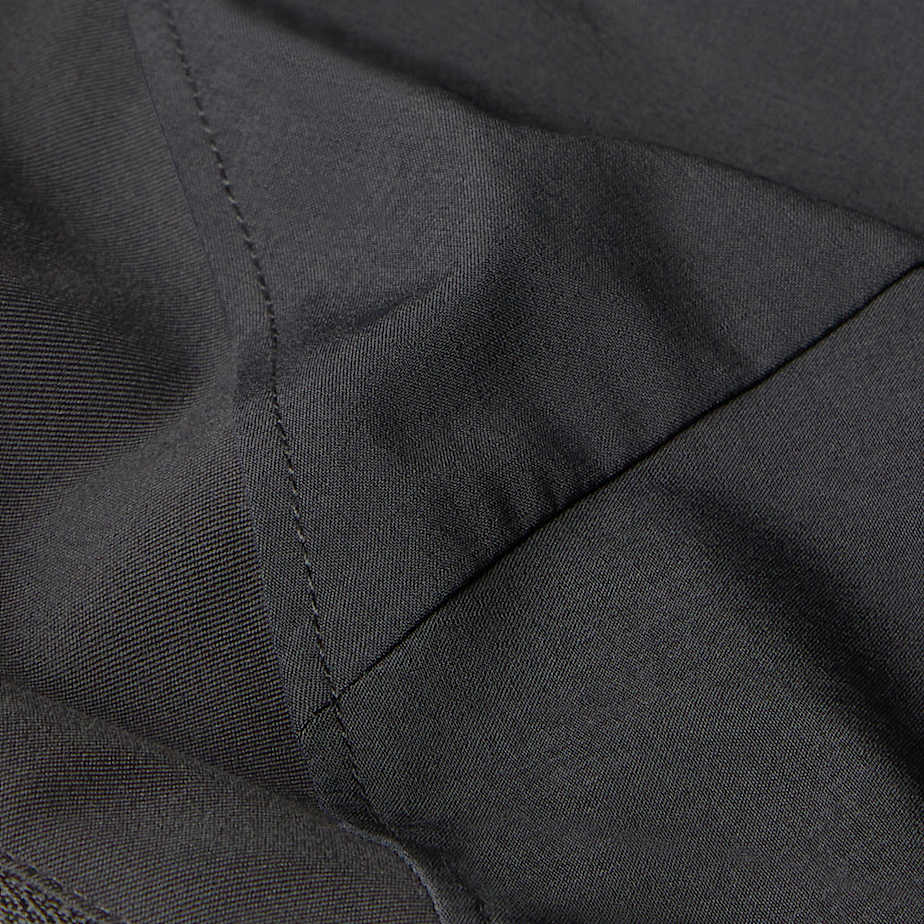 Pantaloncini affusolati slim Felik da donna - 12