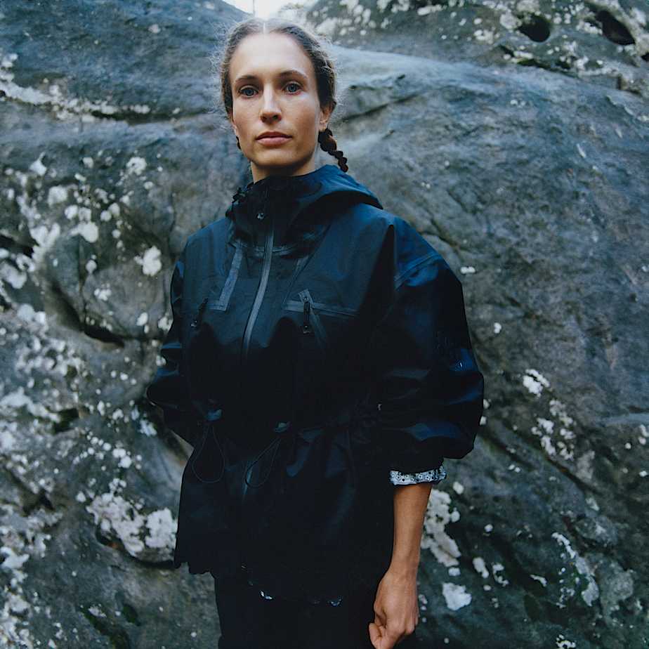 TNF X Cecilie Bahnsen Fiona Short Mountain Jacket TNF ALT1